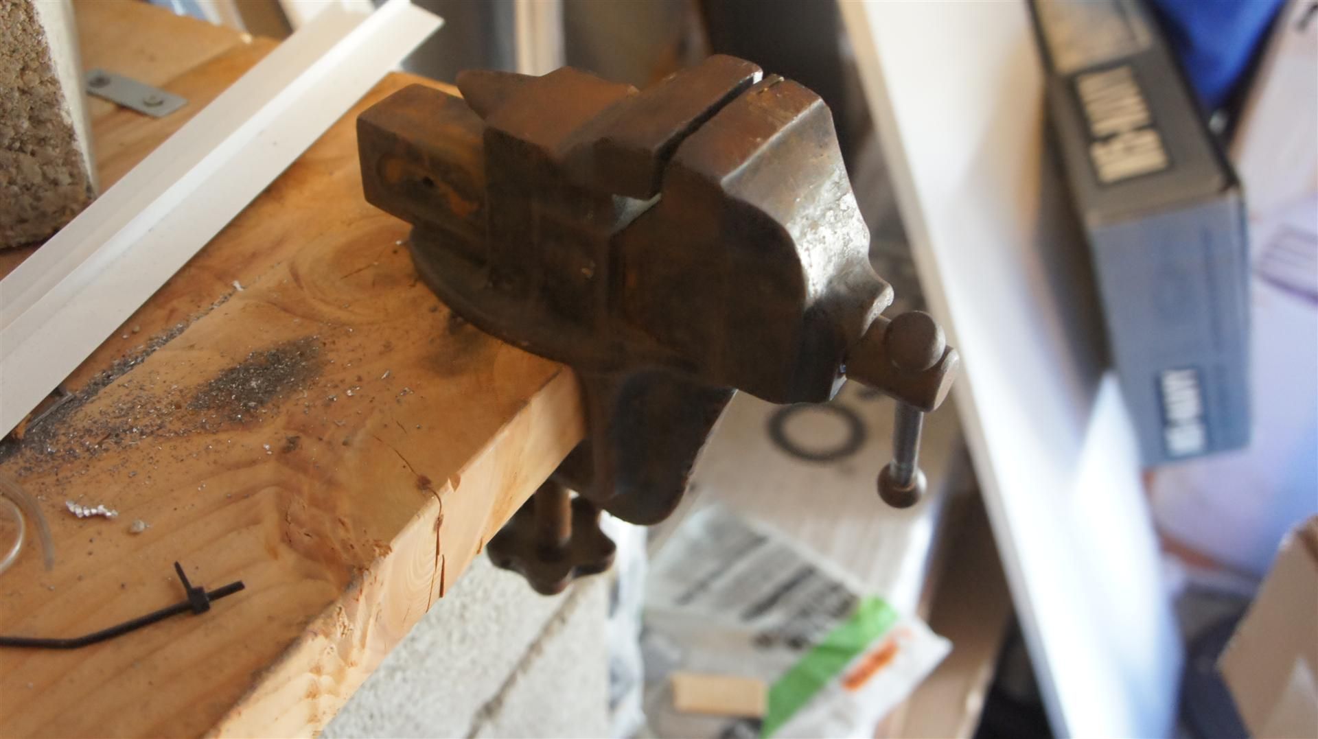 The Wall (wall Mount Your Game Consoles / Monitors / Devices) 10 Steps (with Pictures