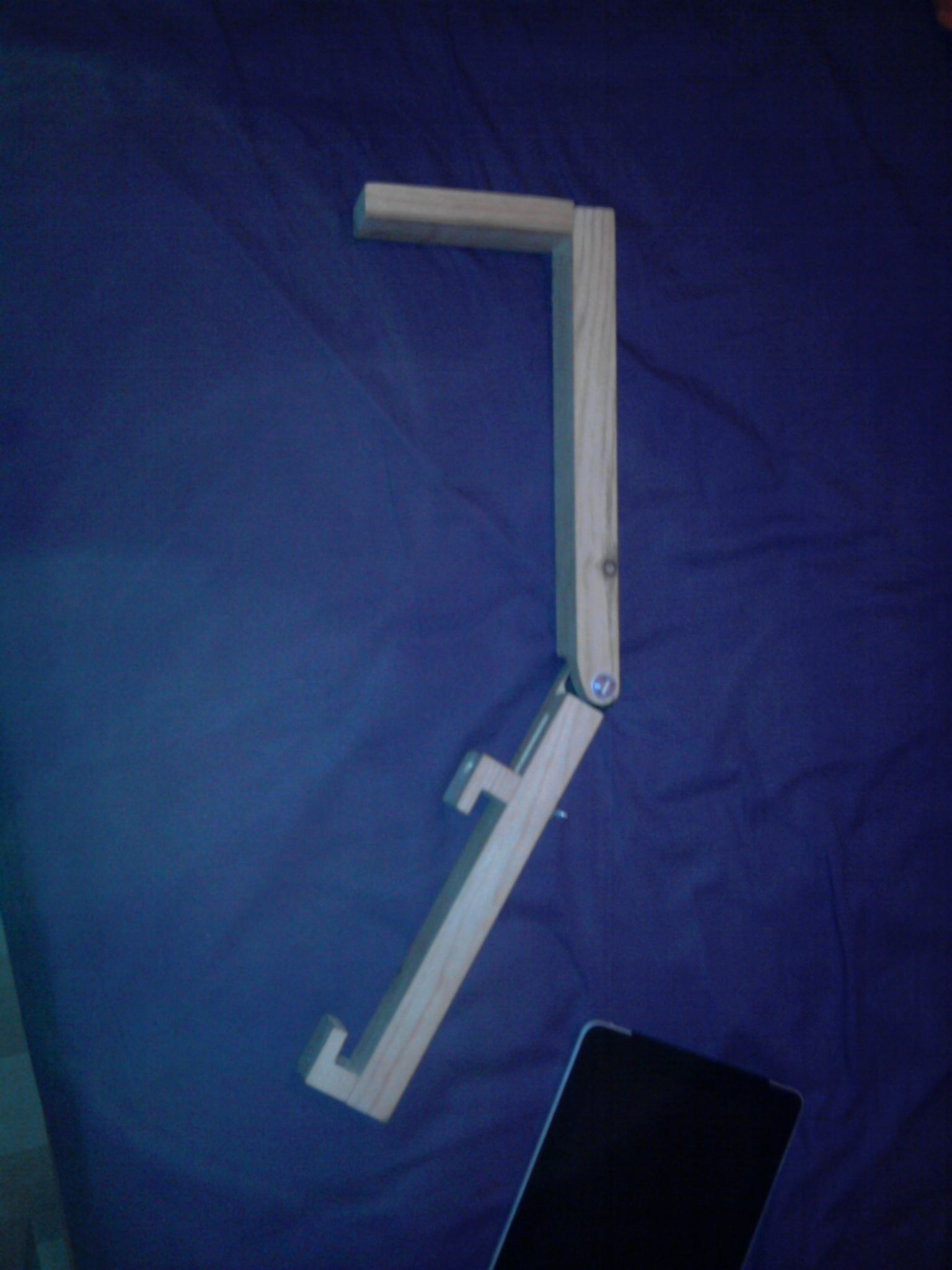 support for the head of the bed to put ipad DIY Project DIY Project Image