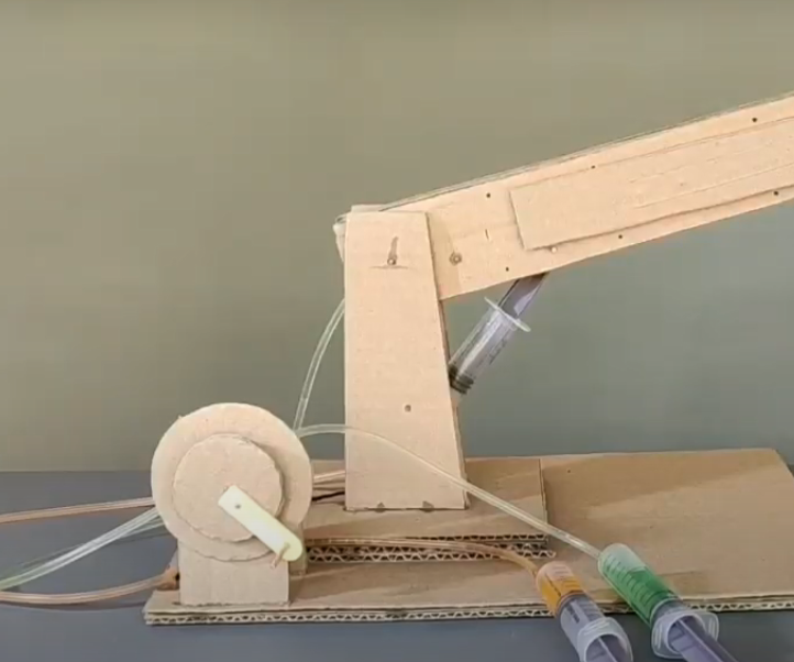 Hydraulic Crane From Cardboard With Pulely 8 Steps Instructables