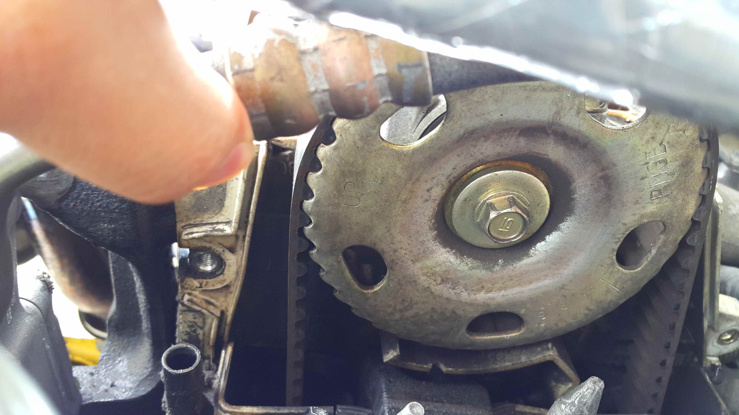 Adjusting the Engine Valve Clearance (on My Honda Civic 1999 D15B) 6 Steps Instructables