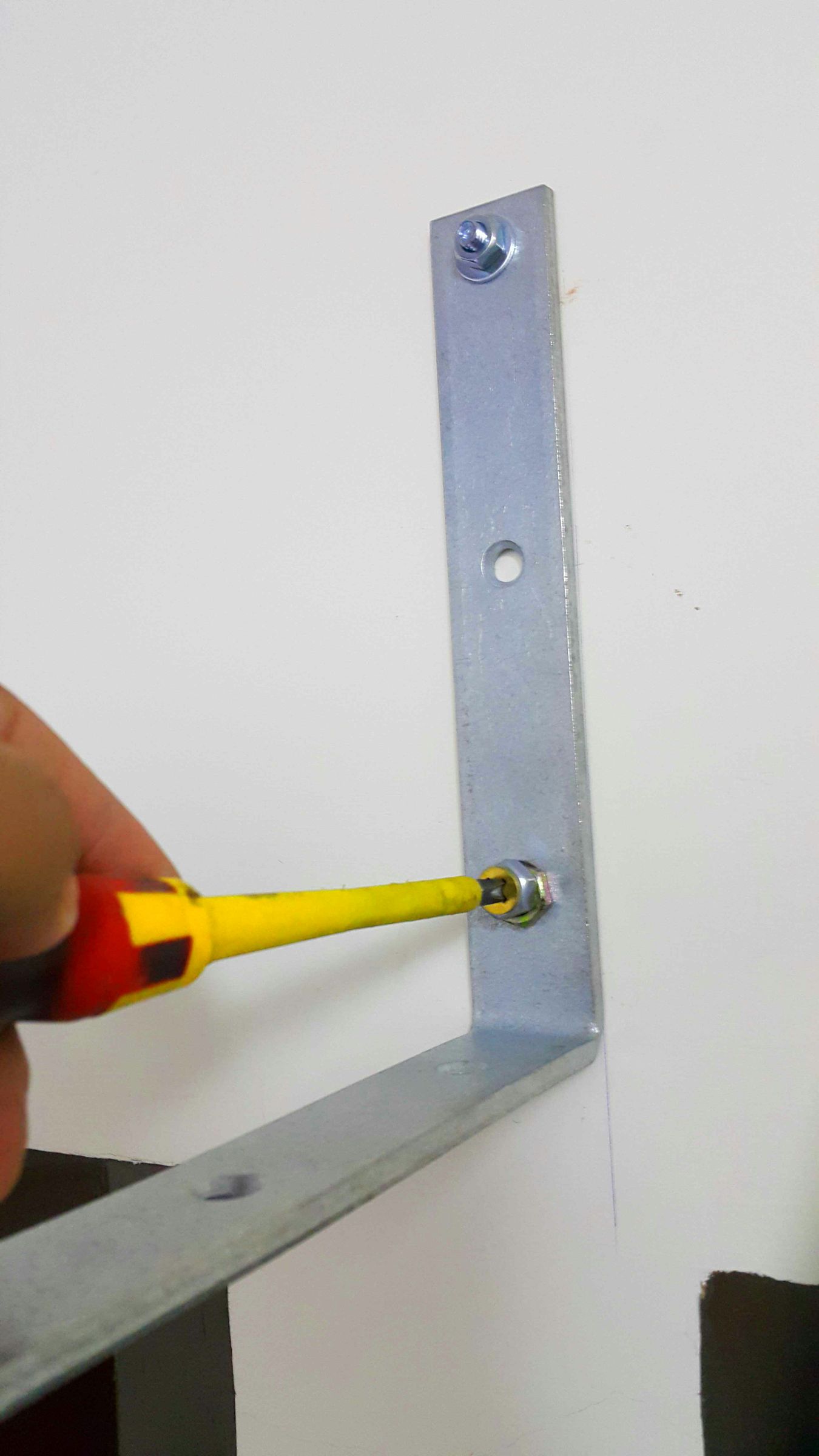 A DIY Chin Up Bar! 6 Steps (with Pictures) Instructables