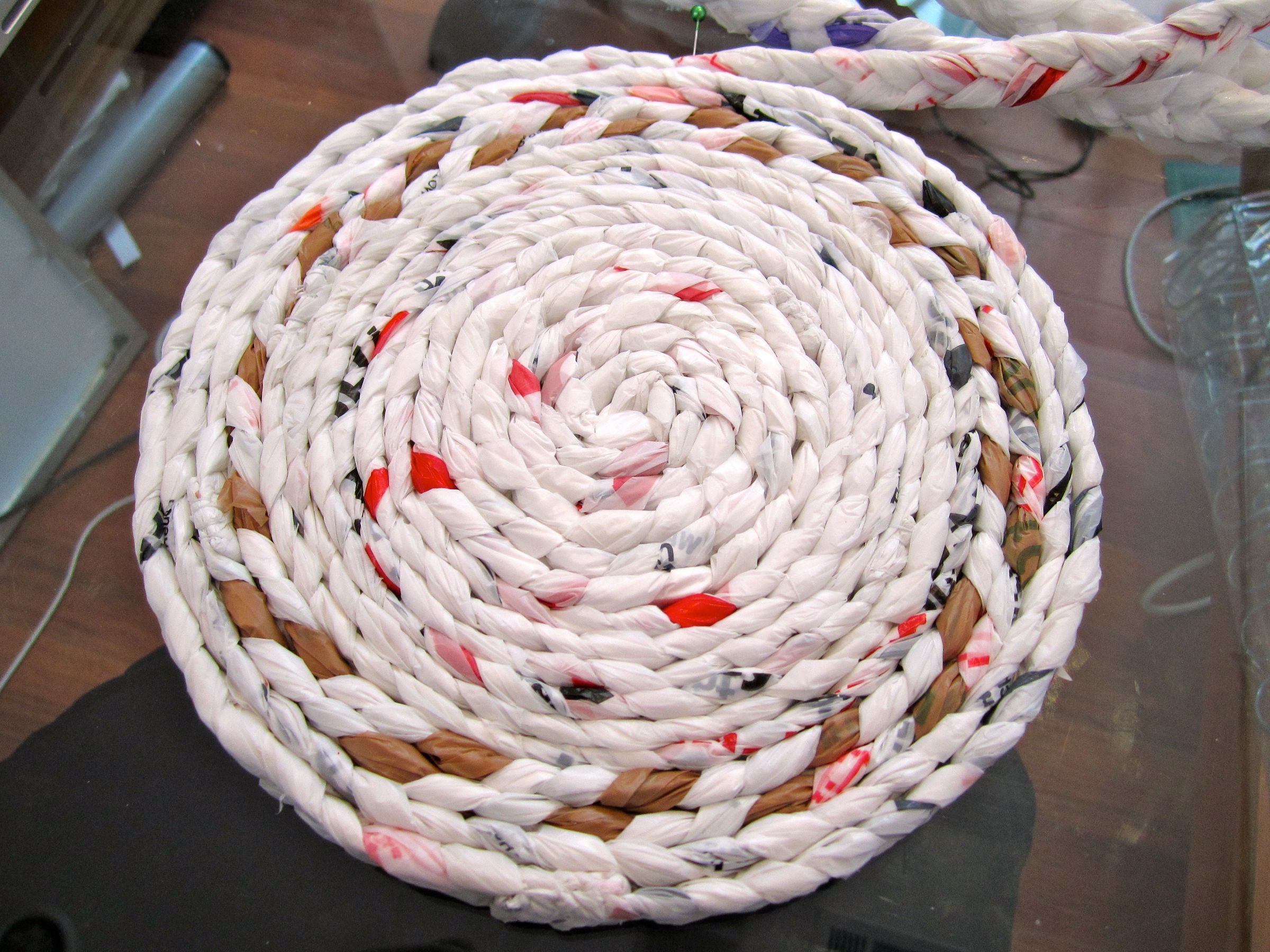 Make a Basket Out of Plastic Bags 11 Steps (with Pictures