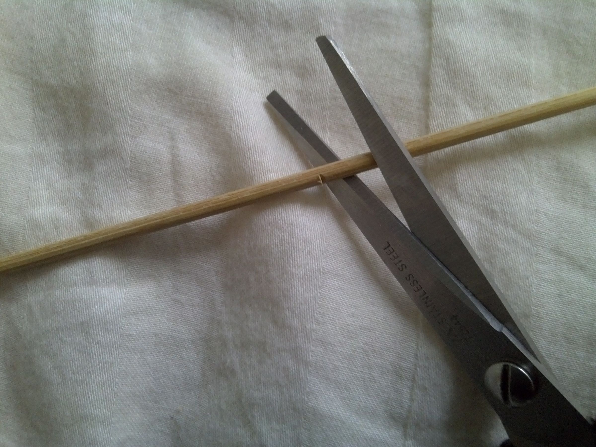 Simple Yogurt Pot Bird Feeder 7 Steps (with Pictures) Instructables