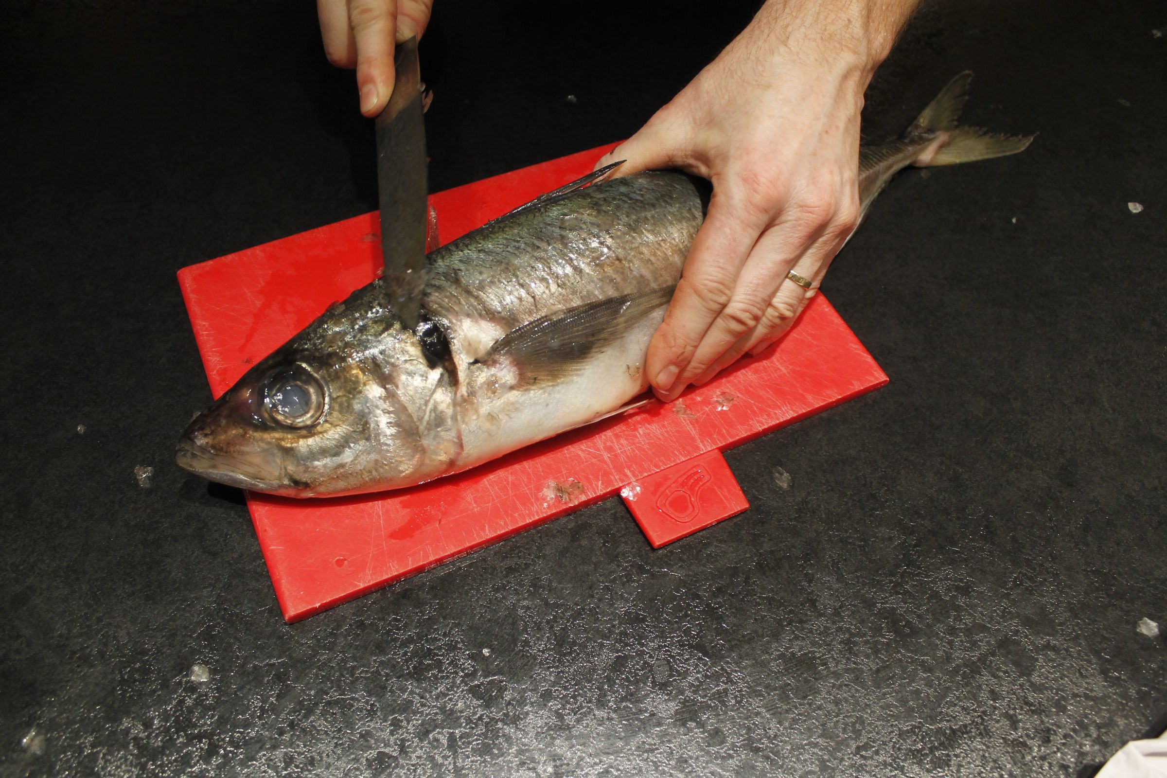 Preparing a Whole Fresh Fish 7 Steps (with Pictures) Instructables