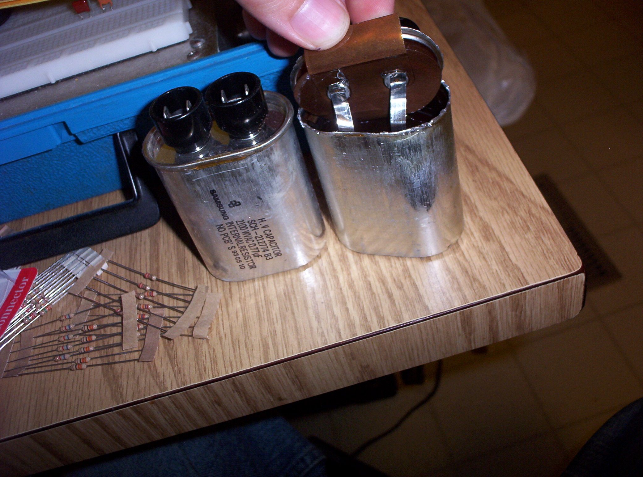 How to Remove the Bleeder Resistor in Microwave Capacitors. 5 Steps