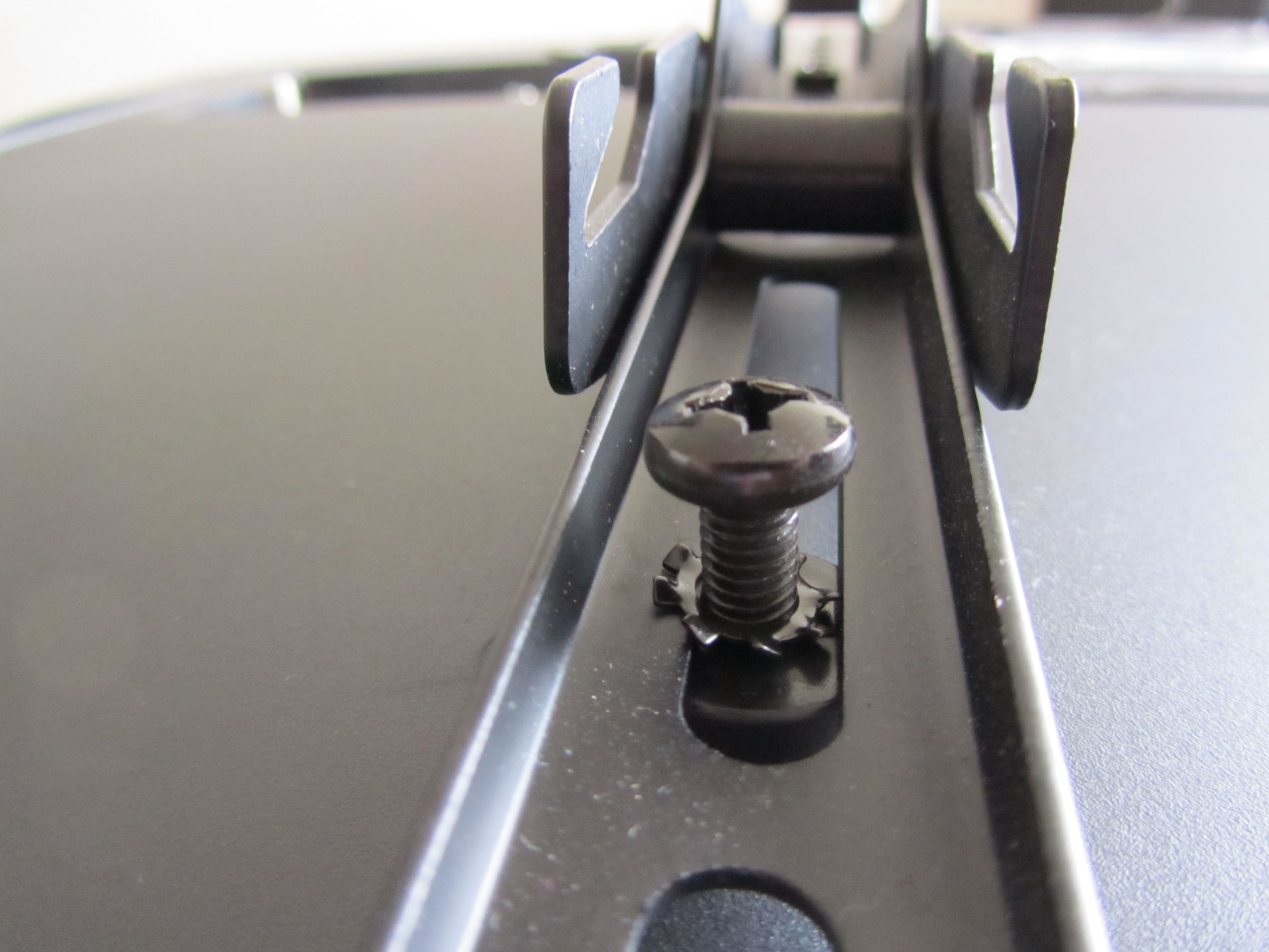 How to Wall Mount a Television (using a Cheetah Mount) 8 Steps (with