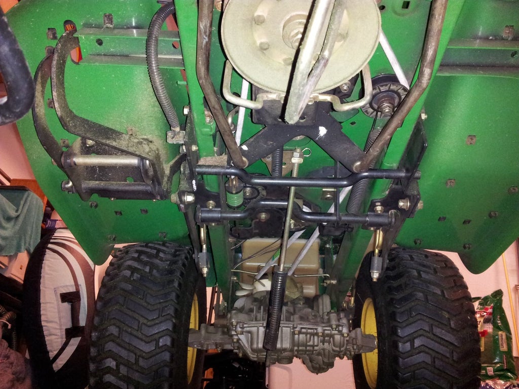 How to Change the Traction Belt on a John Deere LT155 : 8 ...