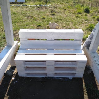 Backyard Pallet Bench : 4 Steps (with Pictures) - Instructables