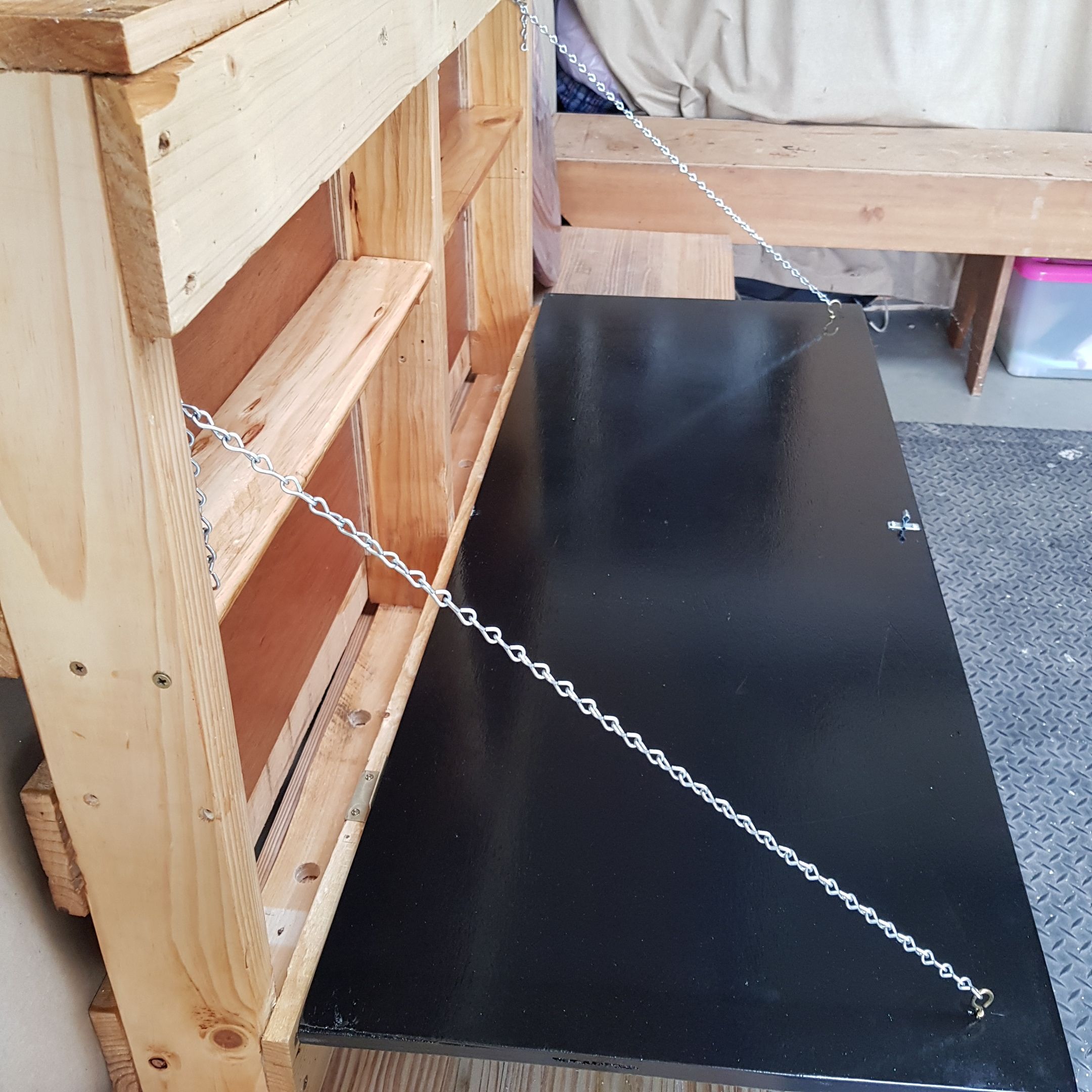 Wall Mounted Drop Down Pallet Bar 10 Steps (with Pictures