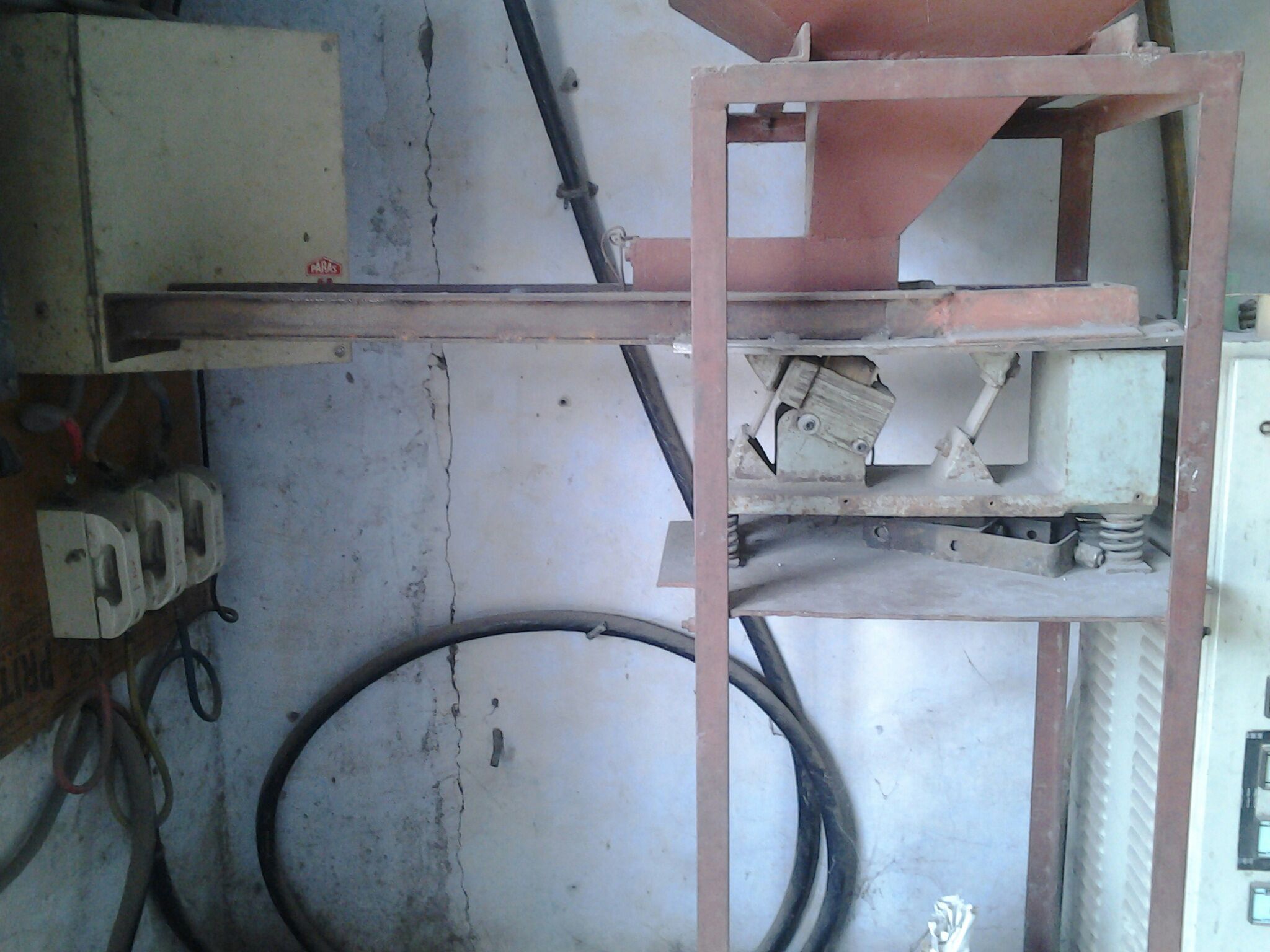 vibratory feeder for grinding mill automation DIY Project DIY Project Image