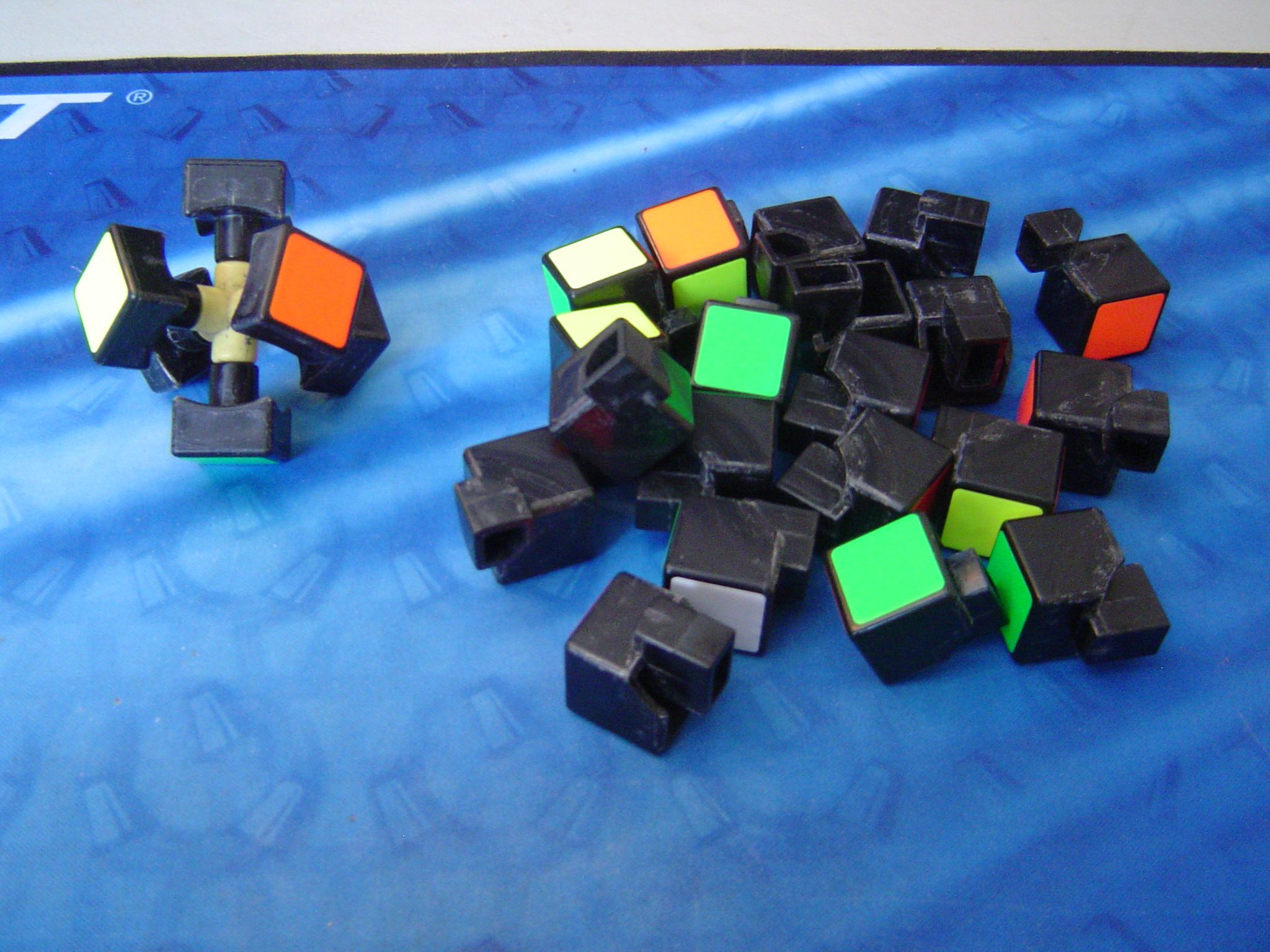 How to Clean/lubricate a Rubik's Cube 5 Steps Instructables
