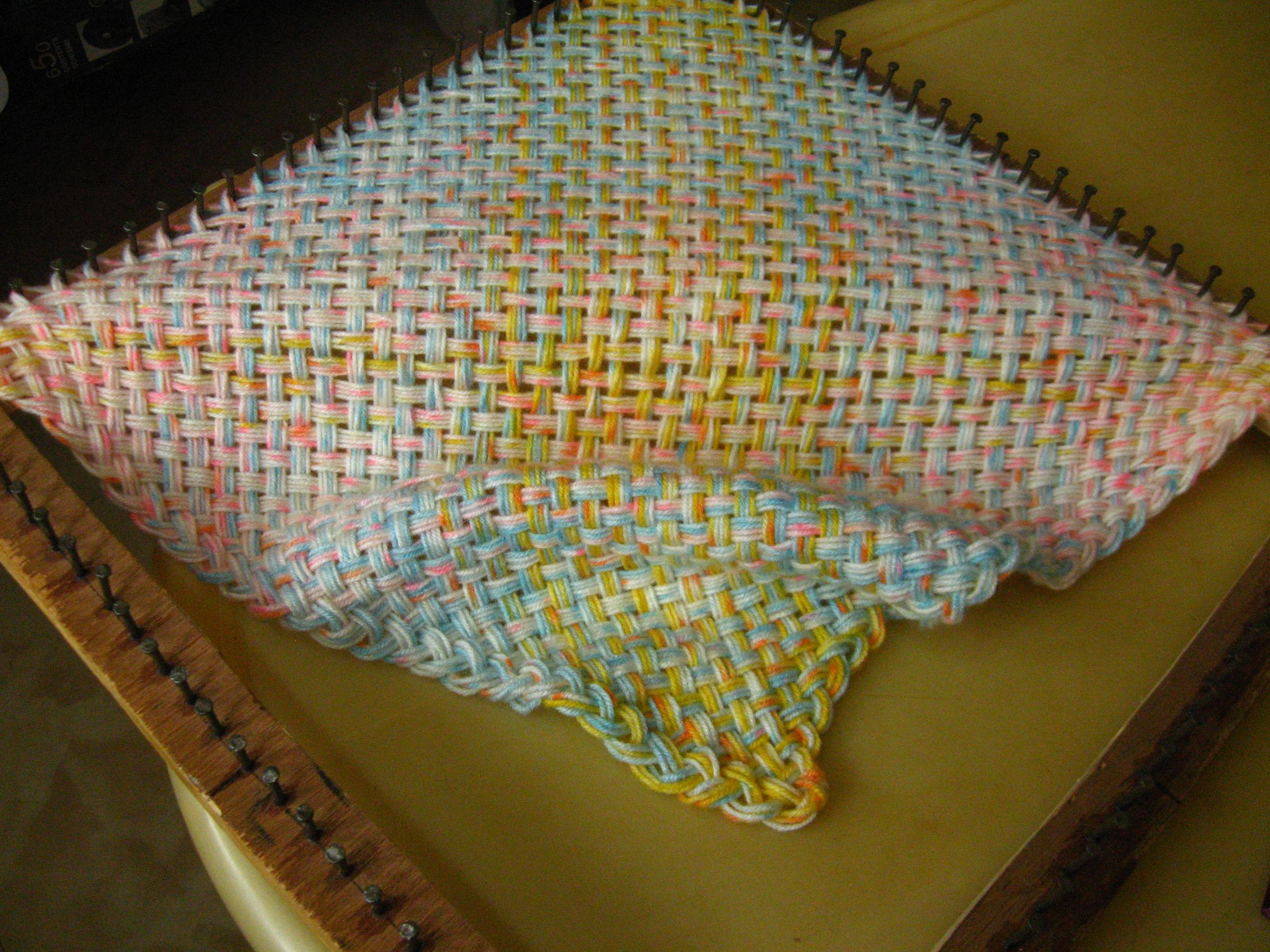 Weaving a Table Mat With Homemade Square Loom 10 Steps (with