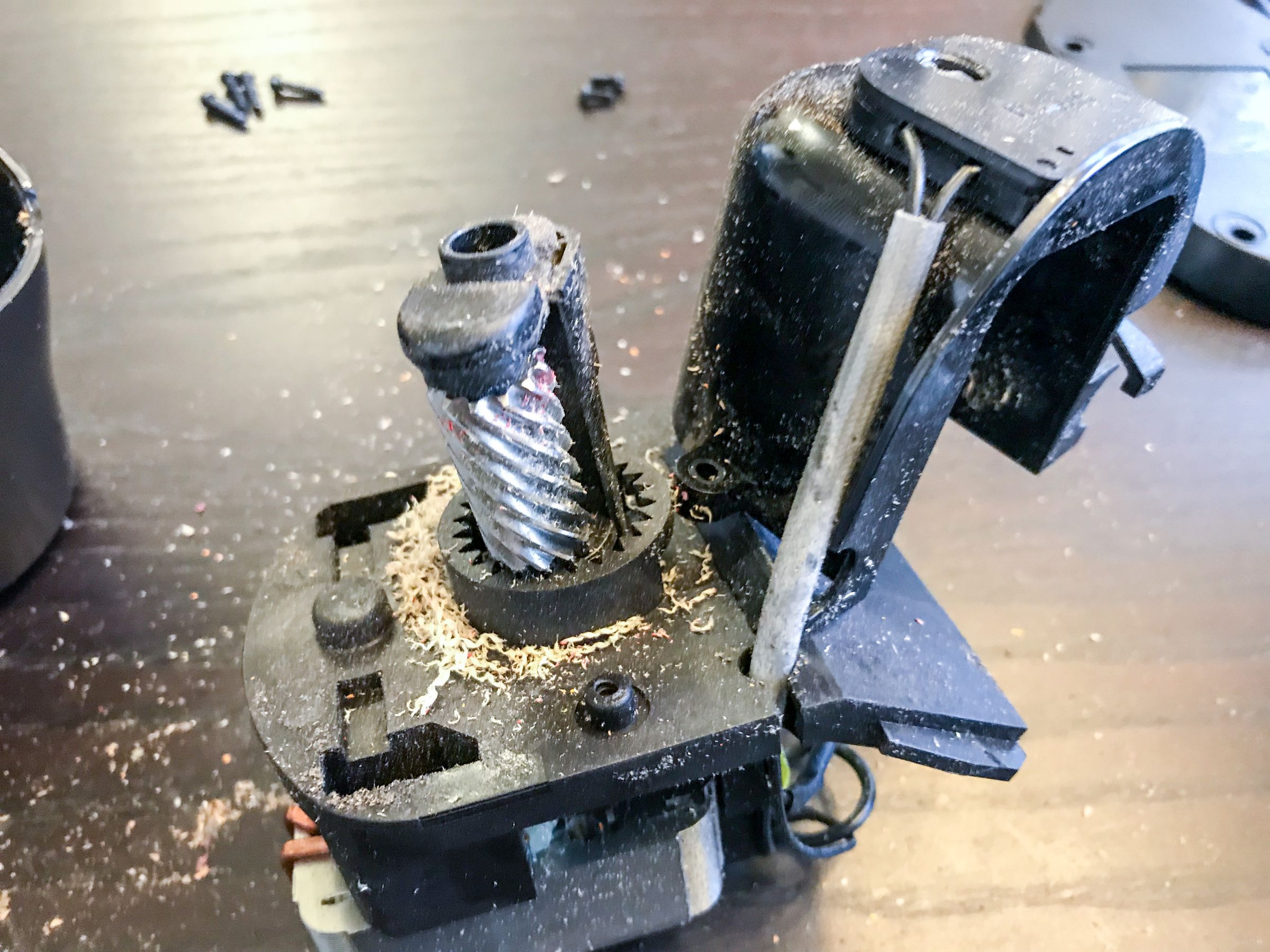 How to Fix a Jammed Electric Pencil Sharpener 5 Steps Instructables