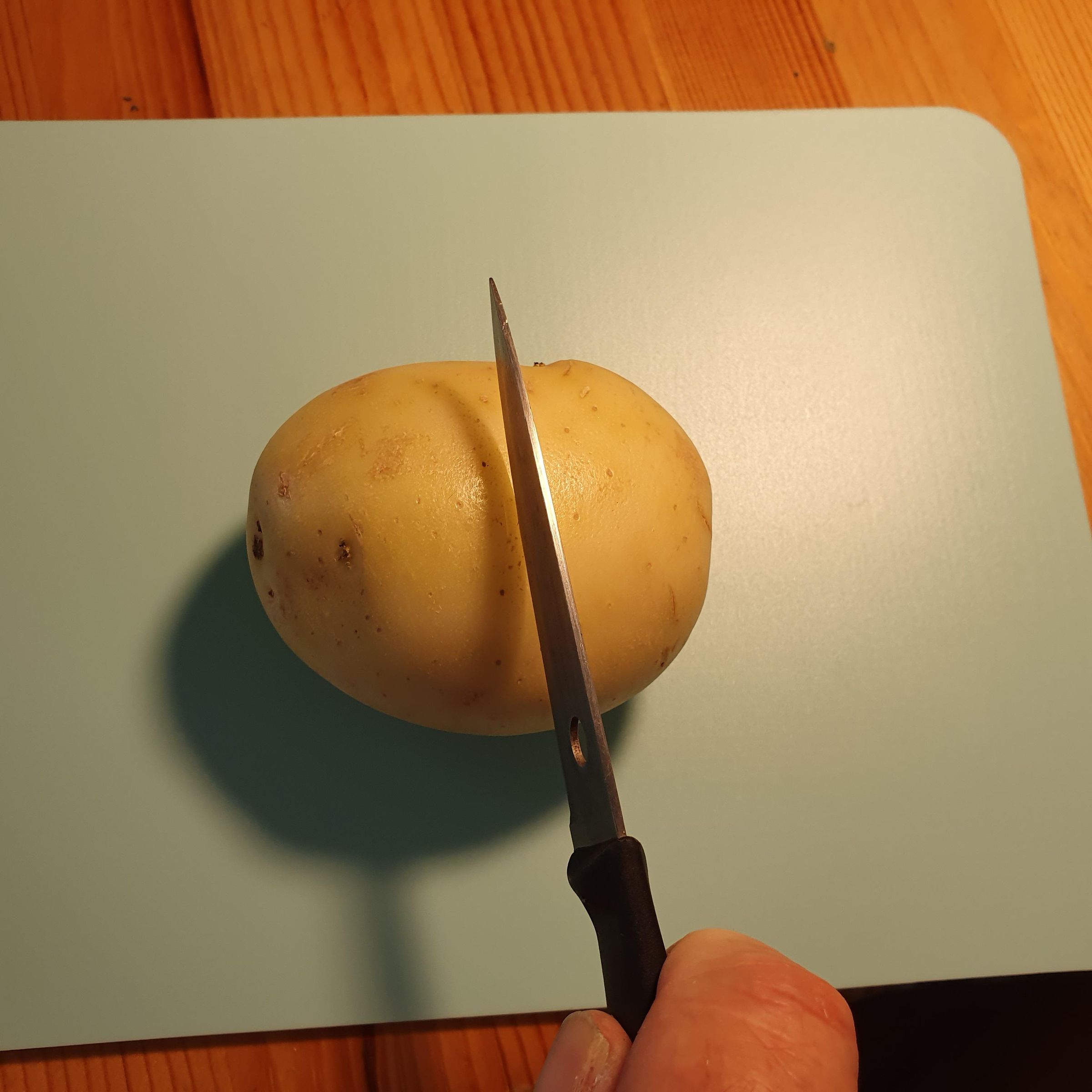 Cut Potato in Half, Insert Copper and Zinc Coated Washer