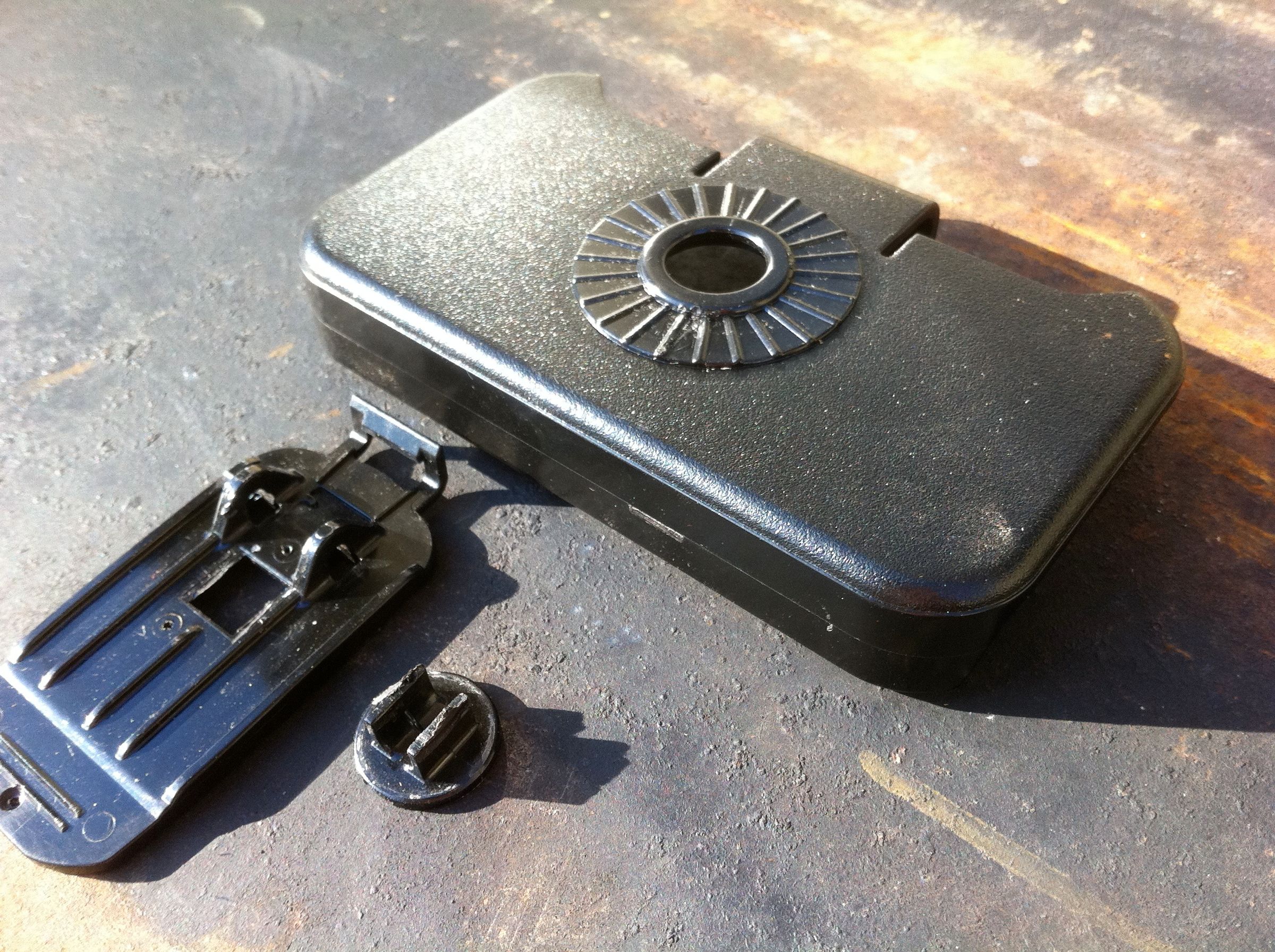 broken otterbox belt clip