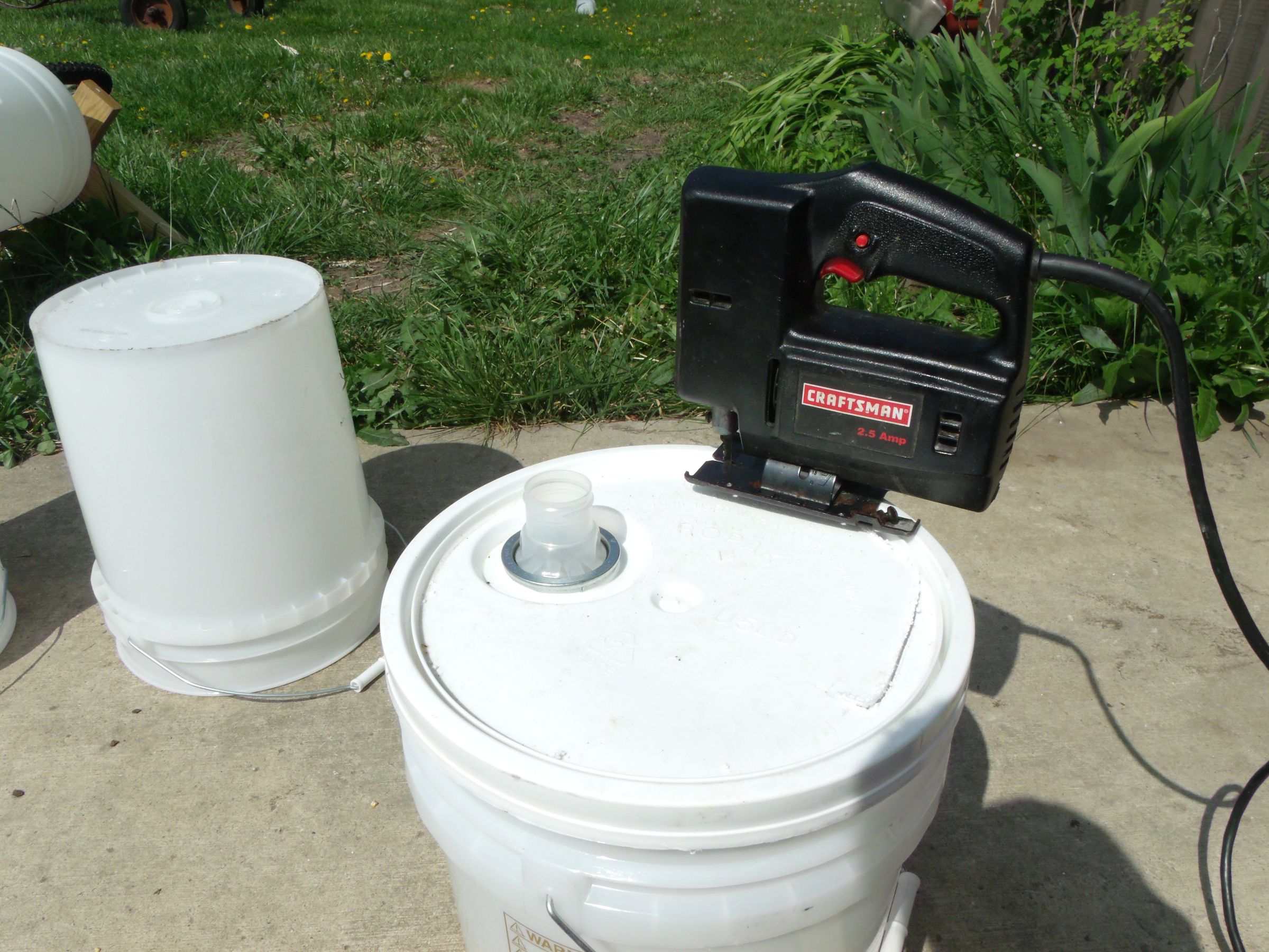 How to Remove 5 Gallon Bucket Lids 5 Steps Instructables