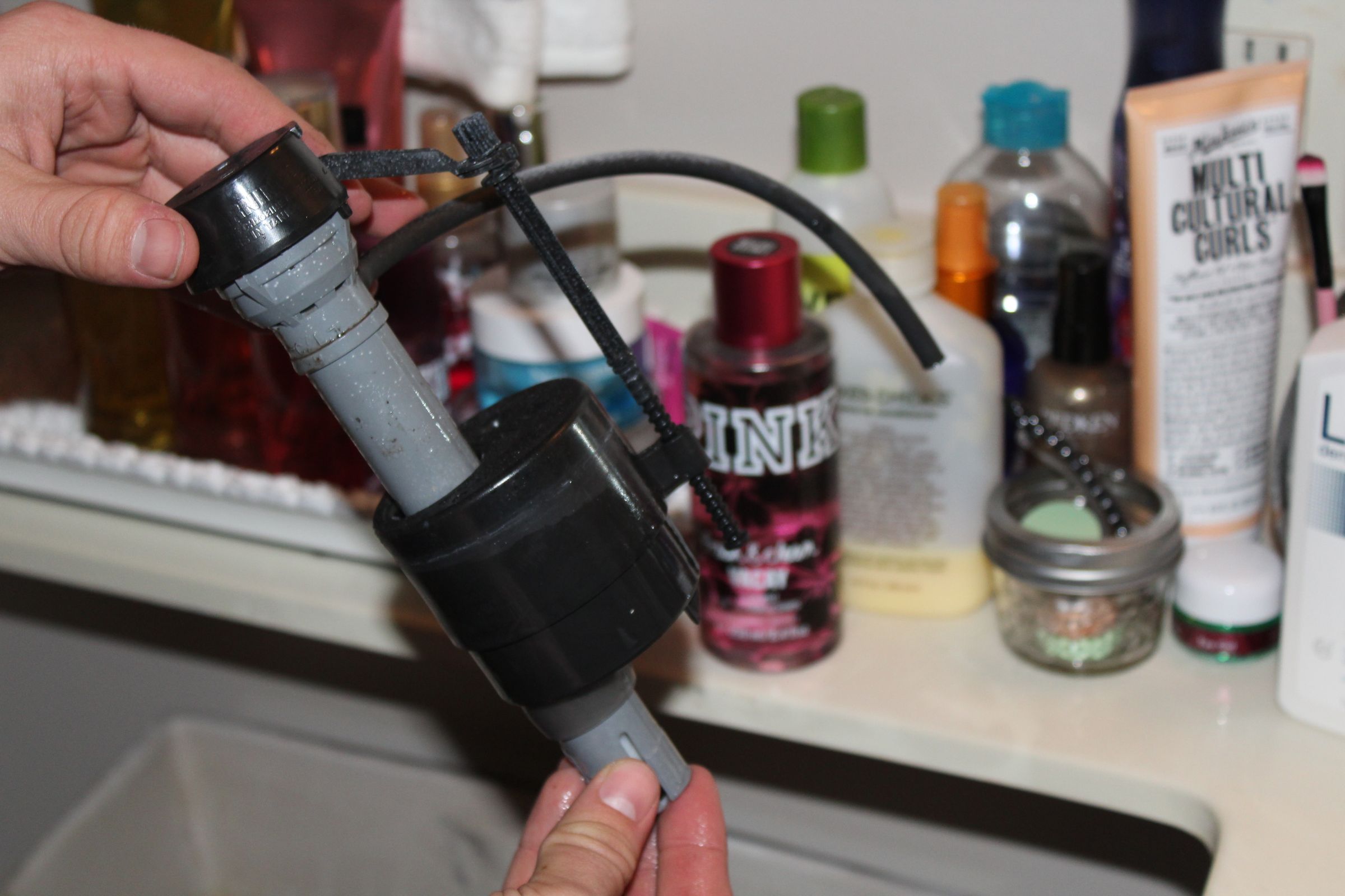 Replacing a Broken Toilet Flapper 8 Steps (with Pictures) Instructables