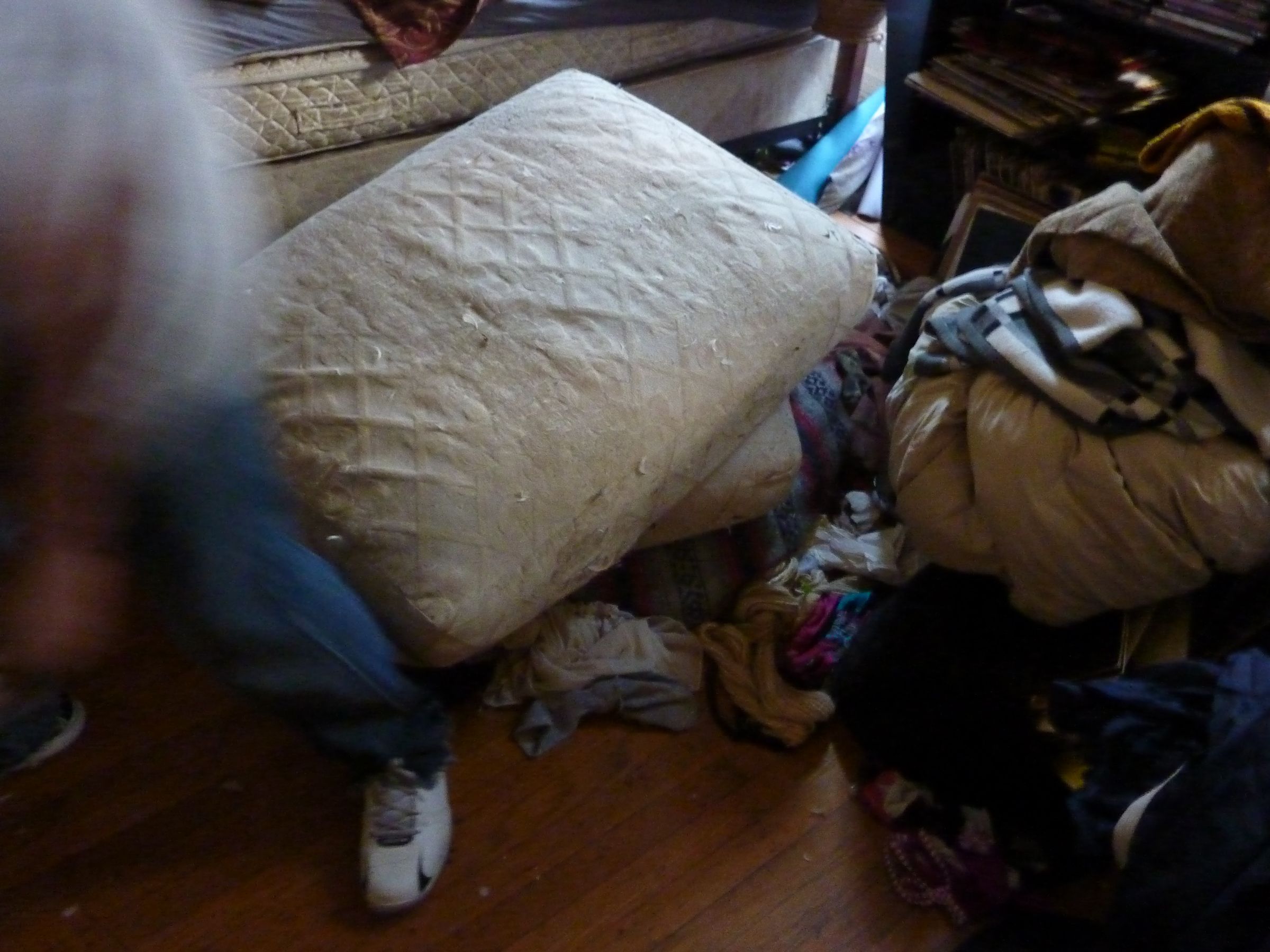 Destructible How to Disassemble a Couch 7 Steps Instructables