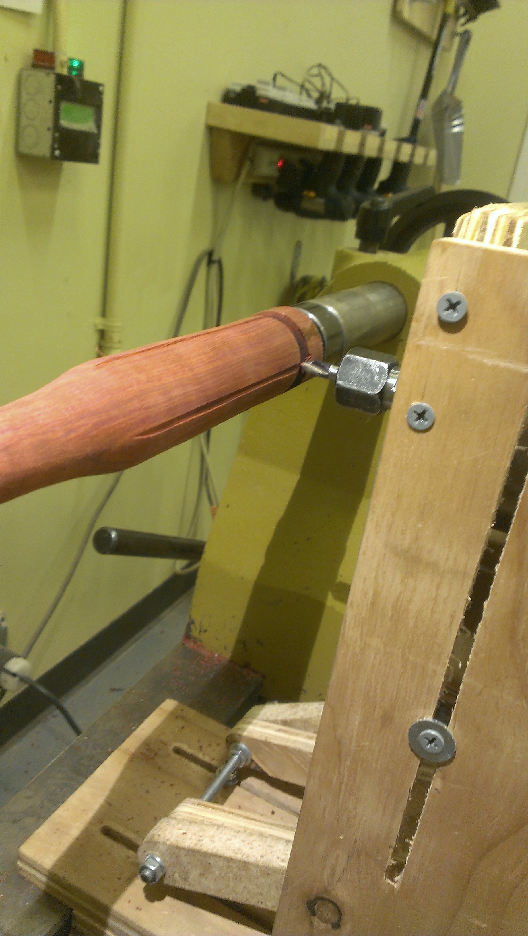 Router Jig for Flutes on Wood Lathe 4 Steps (with Pictures