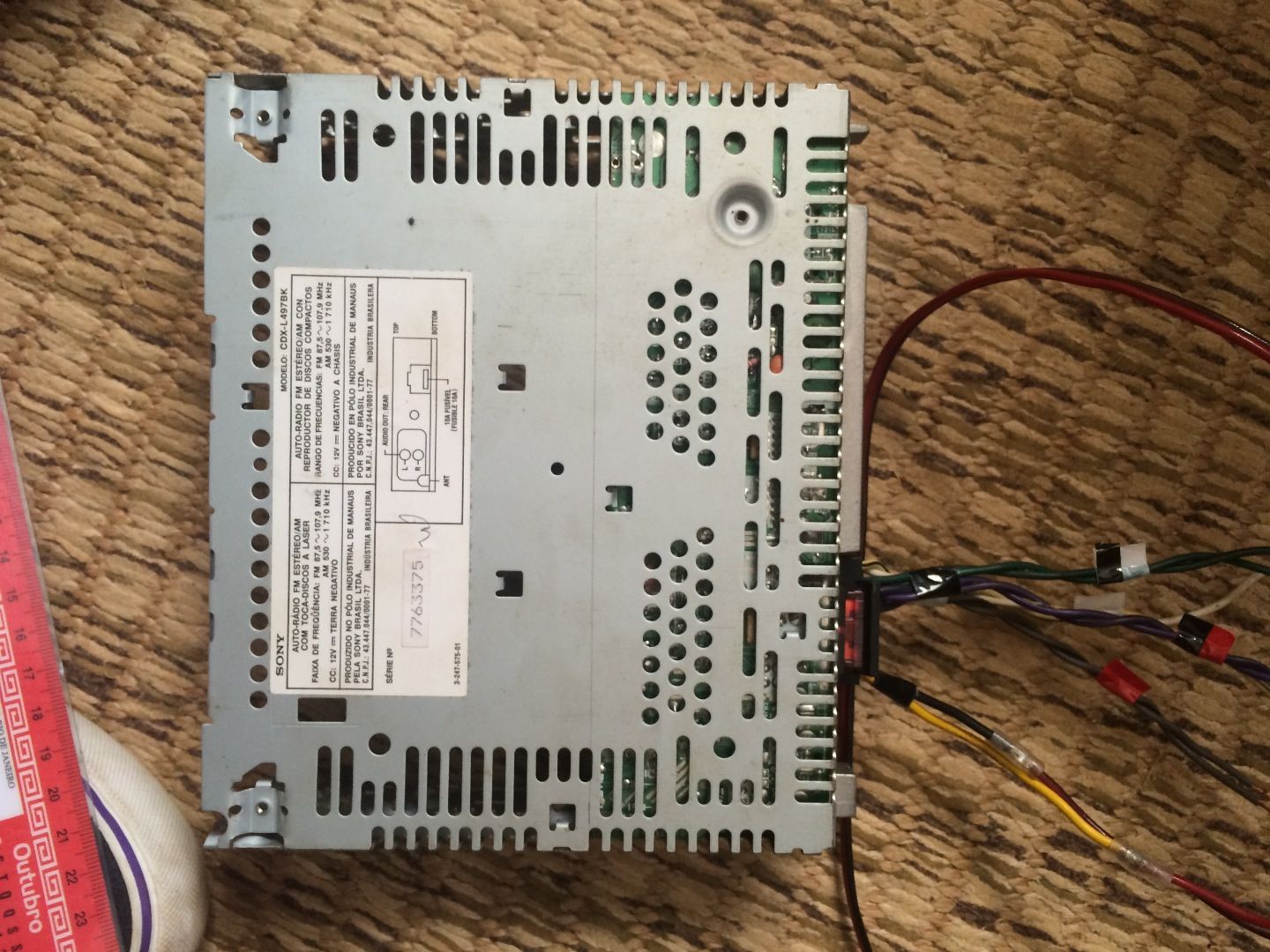 Recycling Old Car Radio Into an Audio Amplifier 9 Steps (with