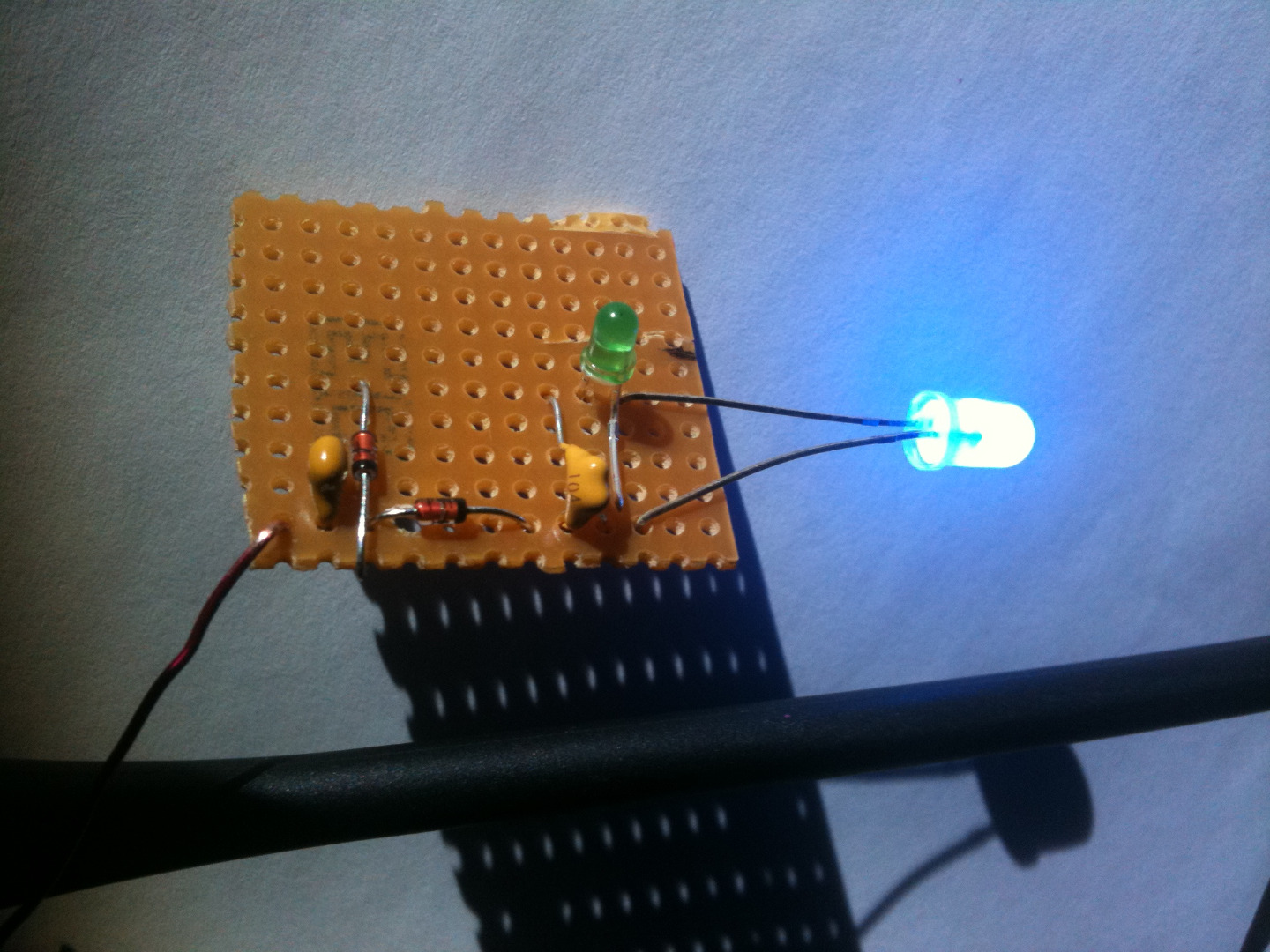 Power LED from RF? Instructables