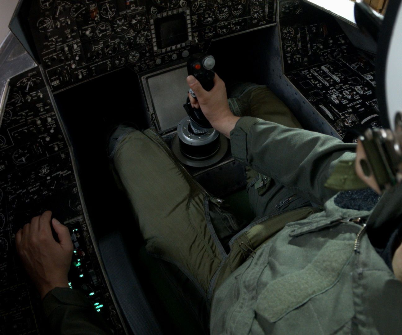 Full Scale Fighter Jet Cockpit From Cardboard