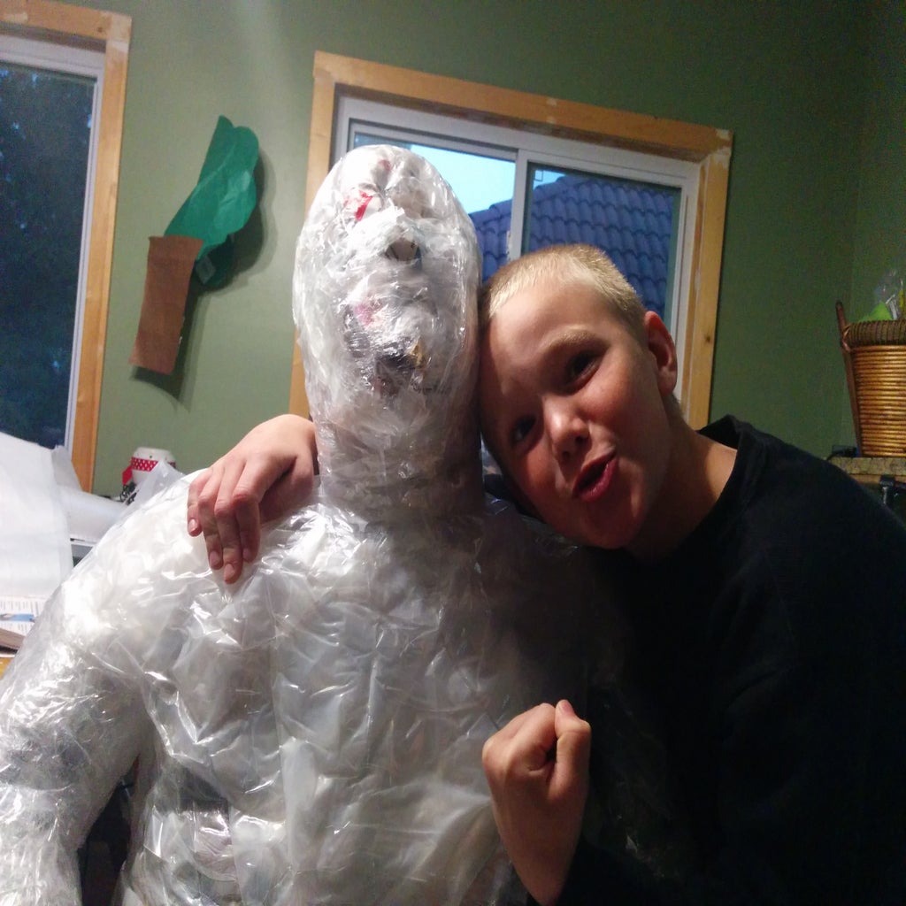 How to Make a Human Tape Sculpture 8 Steps (with Pictures