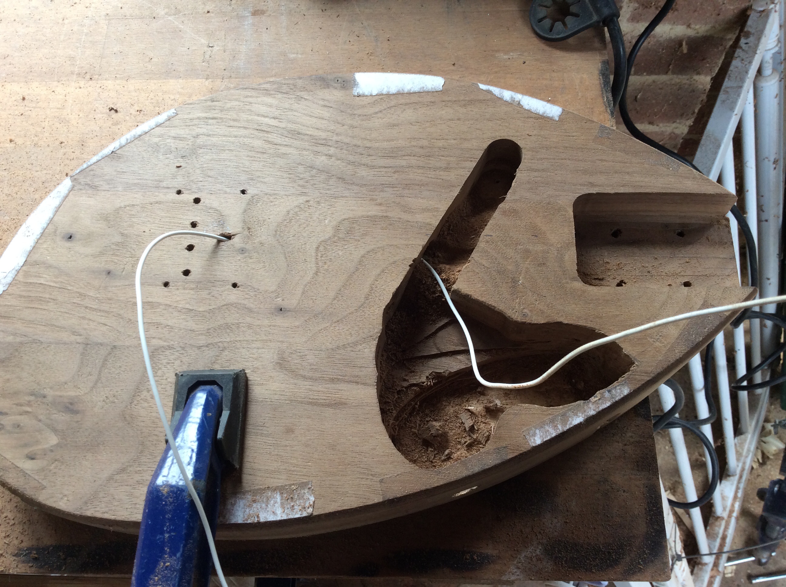 Electric Baritone Ukulele 33 Steps (with Pictures) Instructables