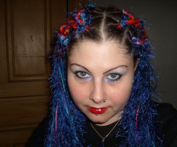 Unique and Easy Temporary Yarn Braids/falls!