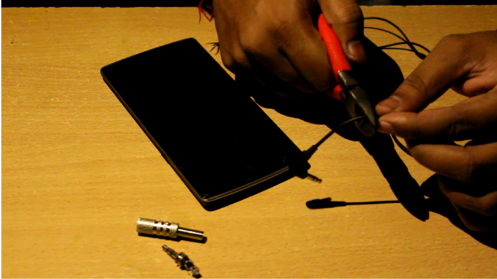 How to Repair Headphones 6 Steps (with Pictures) Instructables