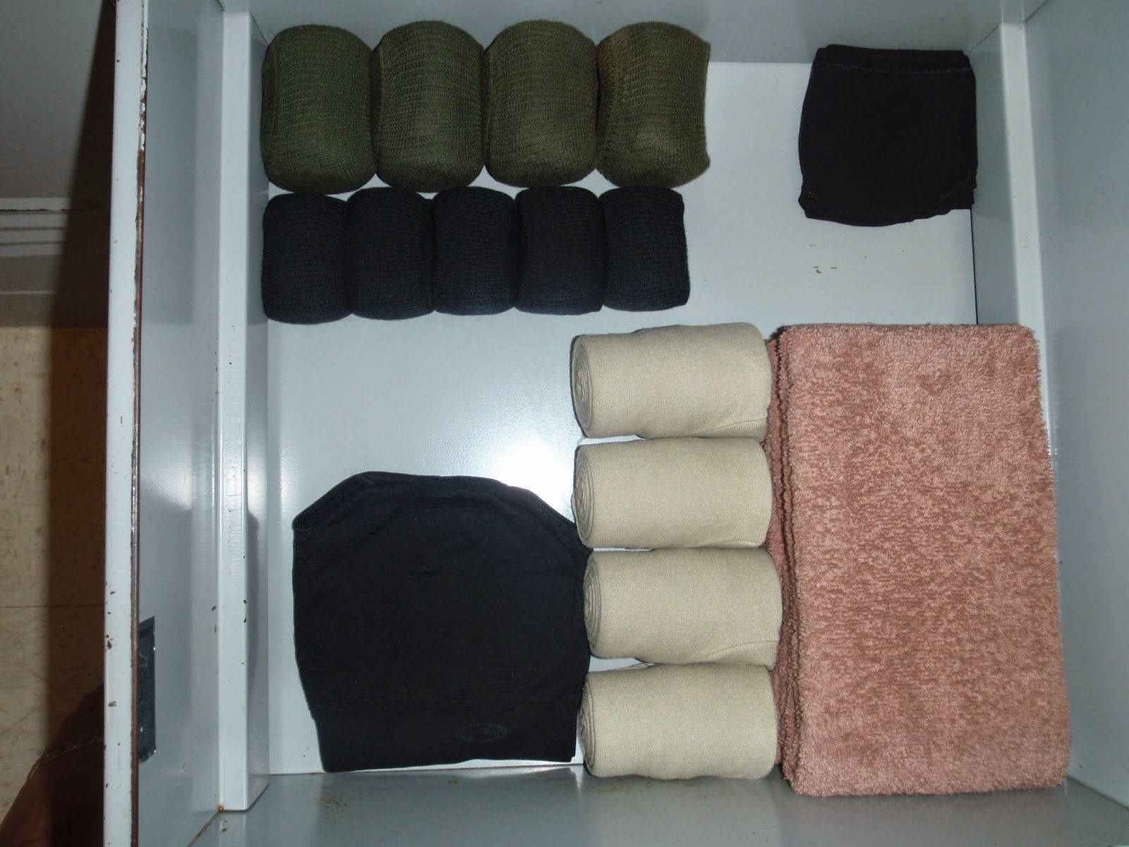 How to Roll Tshirts in AF BMT 8 Steps (with Pictures) Instructables