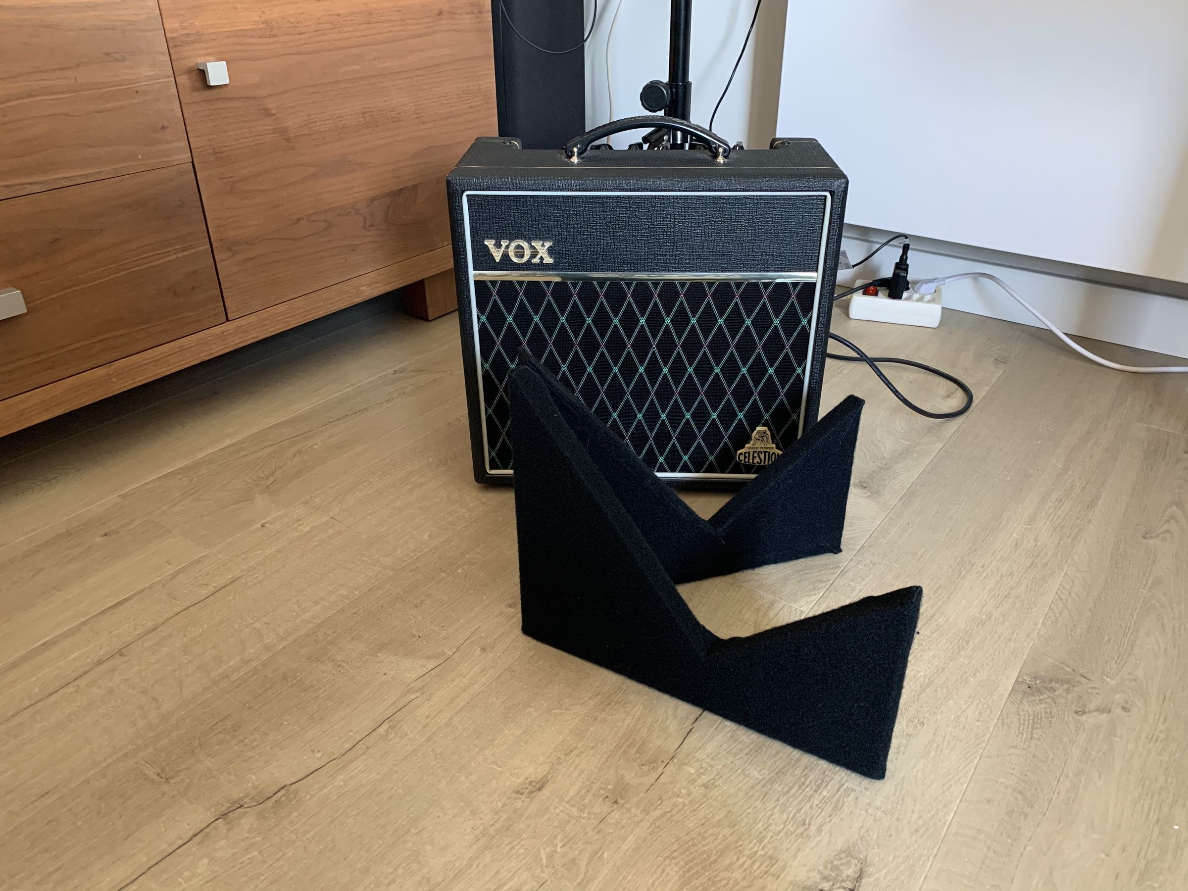 Portable Guitar Amp Stand 6 Steps Instructables