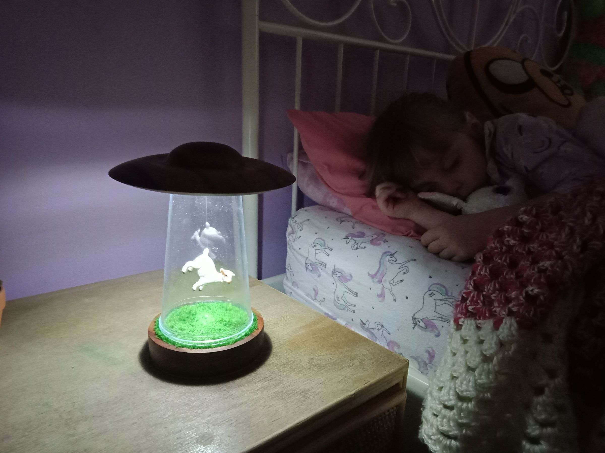 30 Dreamy DIY Night Lights for Kid's Bedrooms