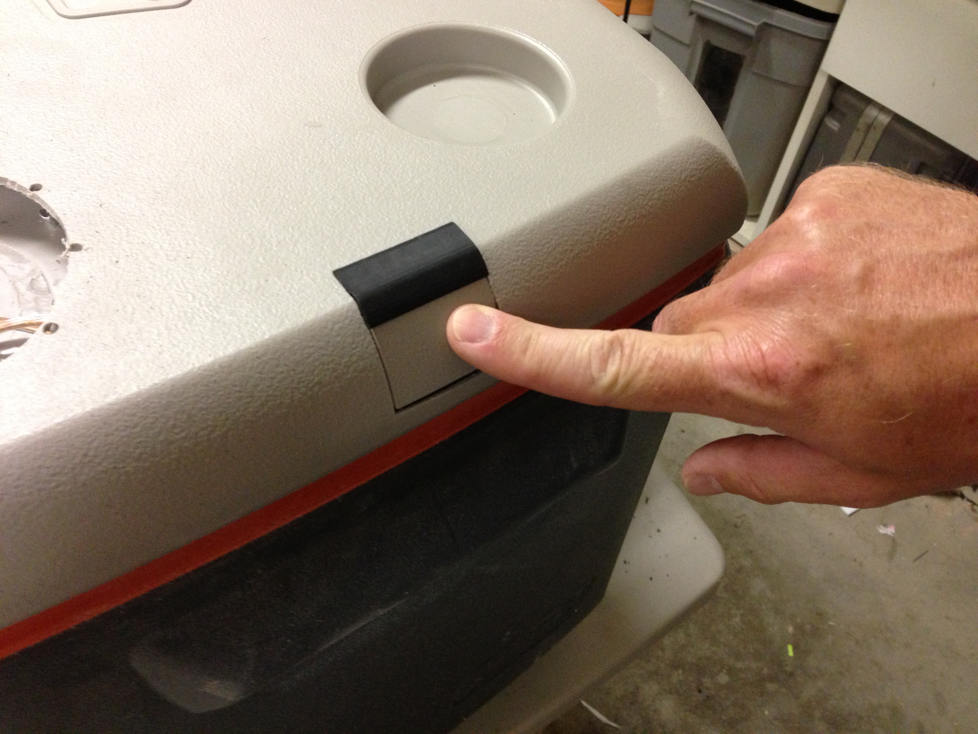 Cooler With Blender, Speaker & More 12 Steps (with Pictures