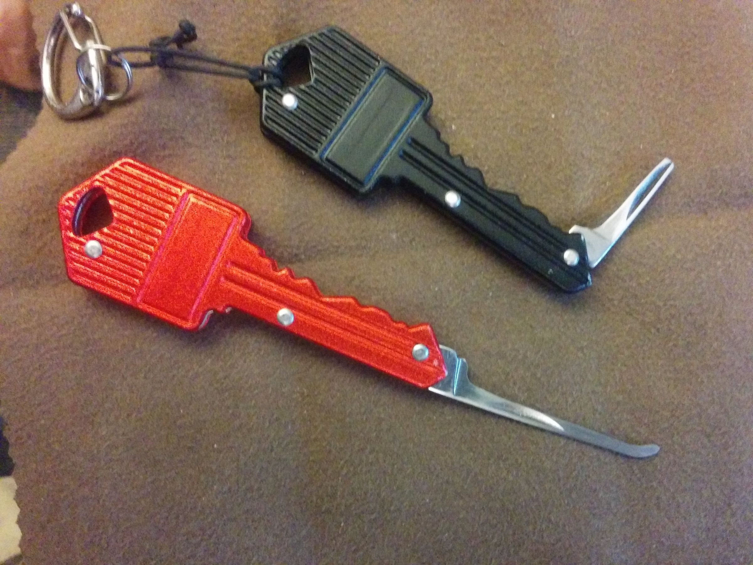 Keychain Folding Lockpick (now Updated With Tension Wrench) 5 Steps