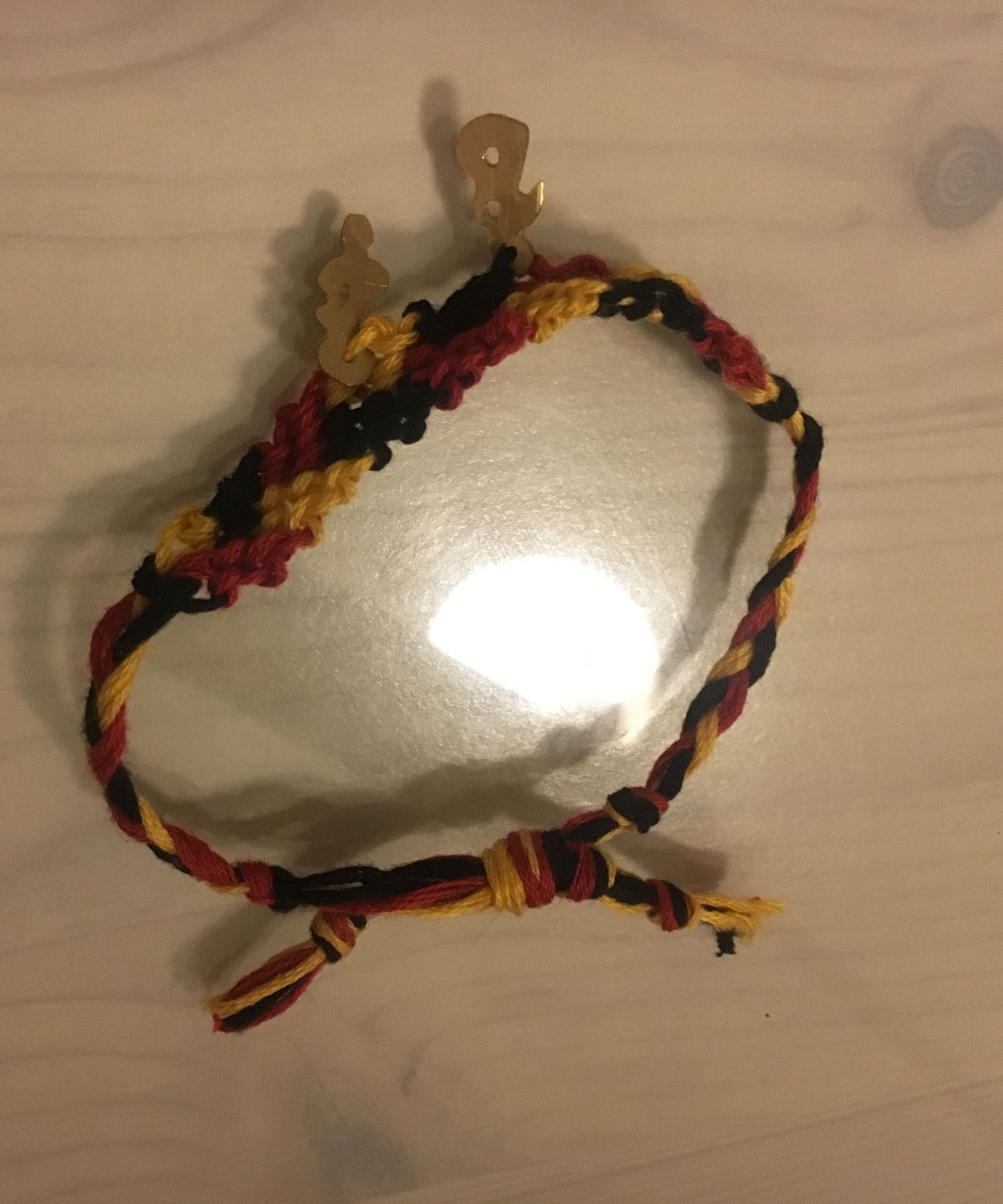 Friendship Bracelet With Adjustable Knots 9 Steps Instructables