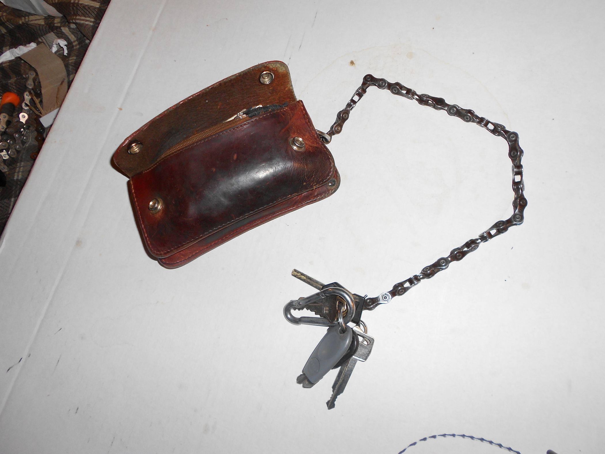 How to Make a Free Bending Bicycle Chain Wallet Chain ( Just Pictures) Instructables