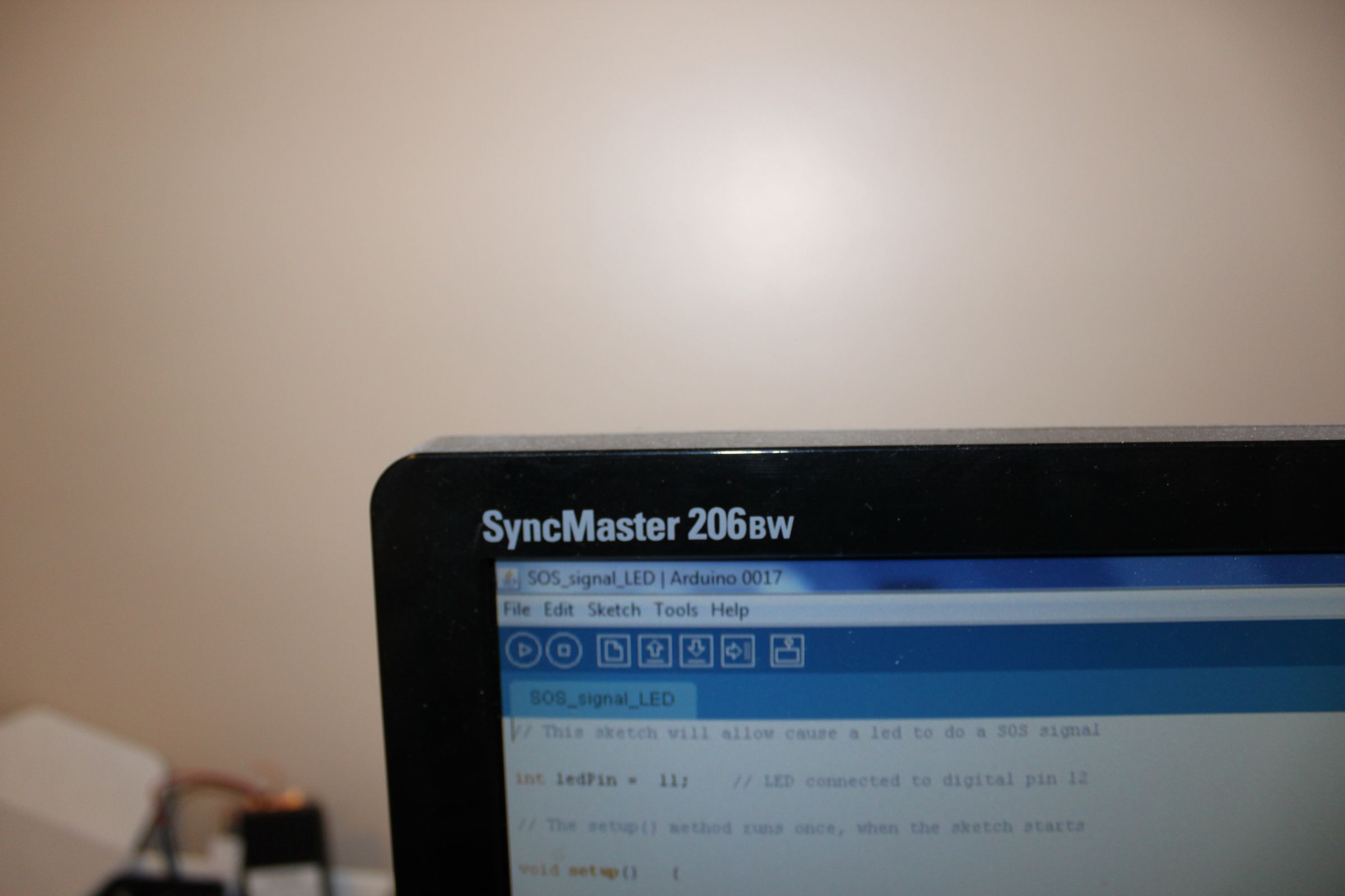 SOS Signal With an Arduino : 4 Steps - Instructables