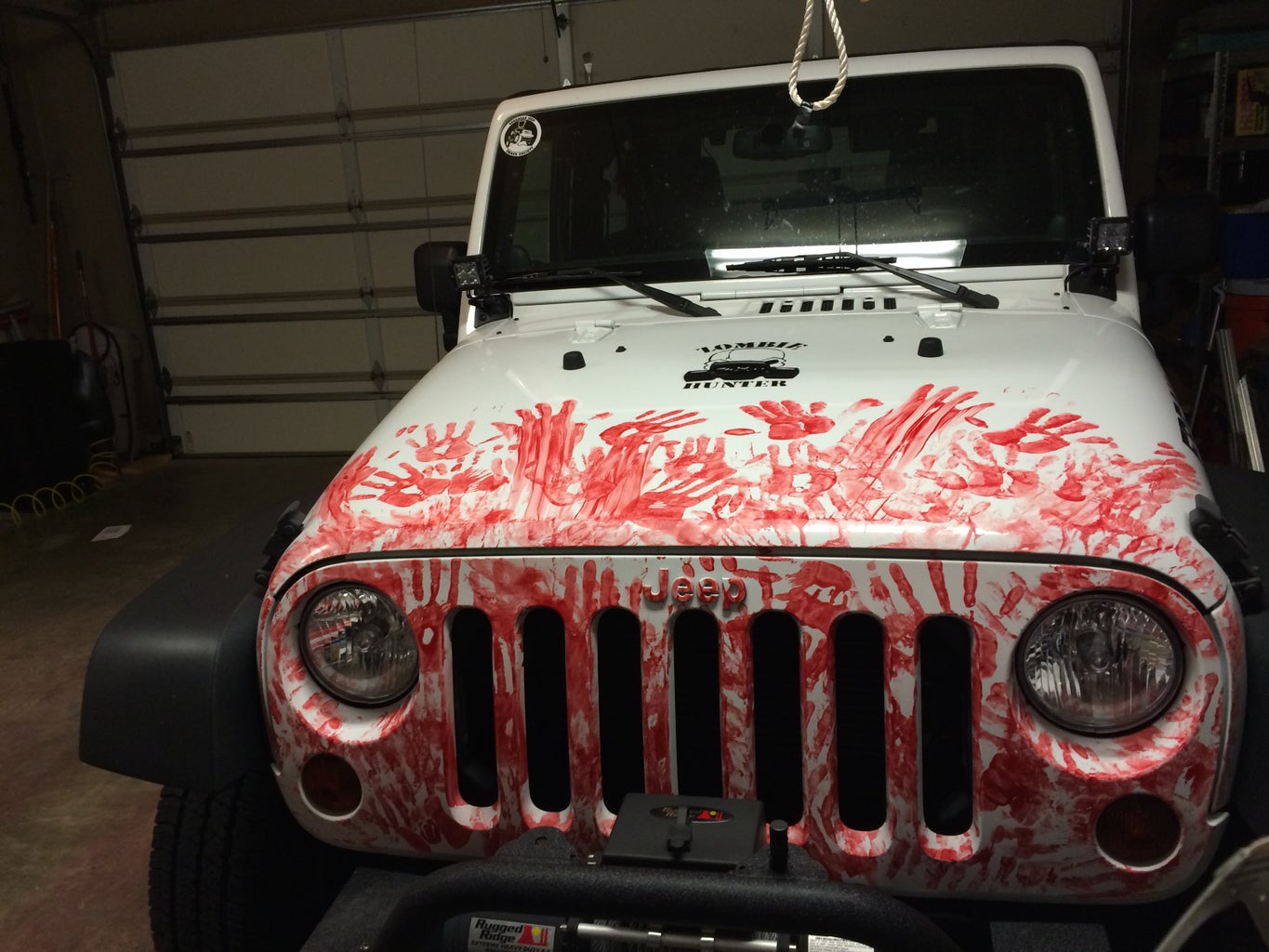 Аэрография на авто зомби