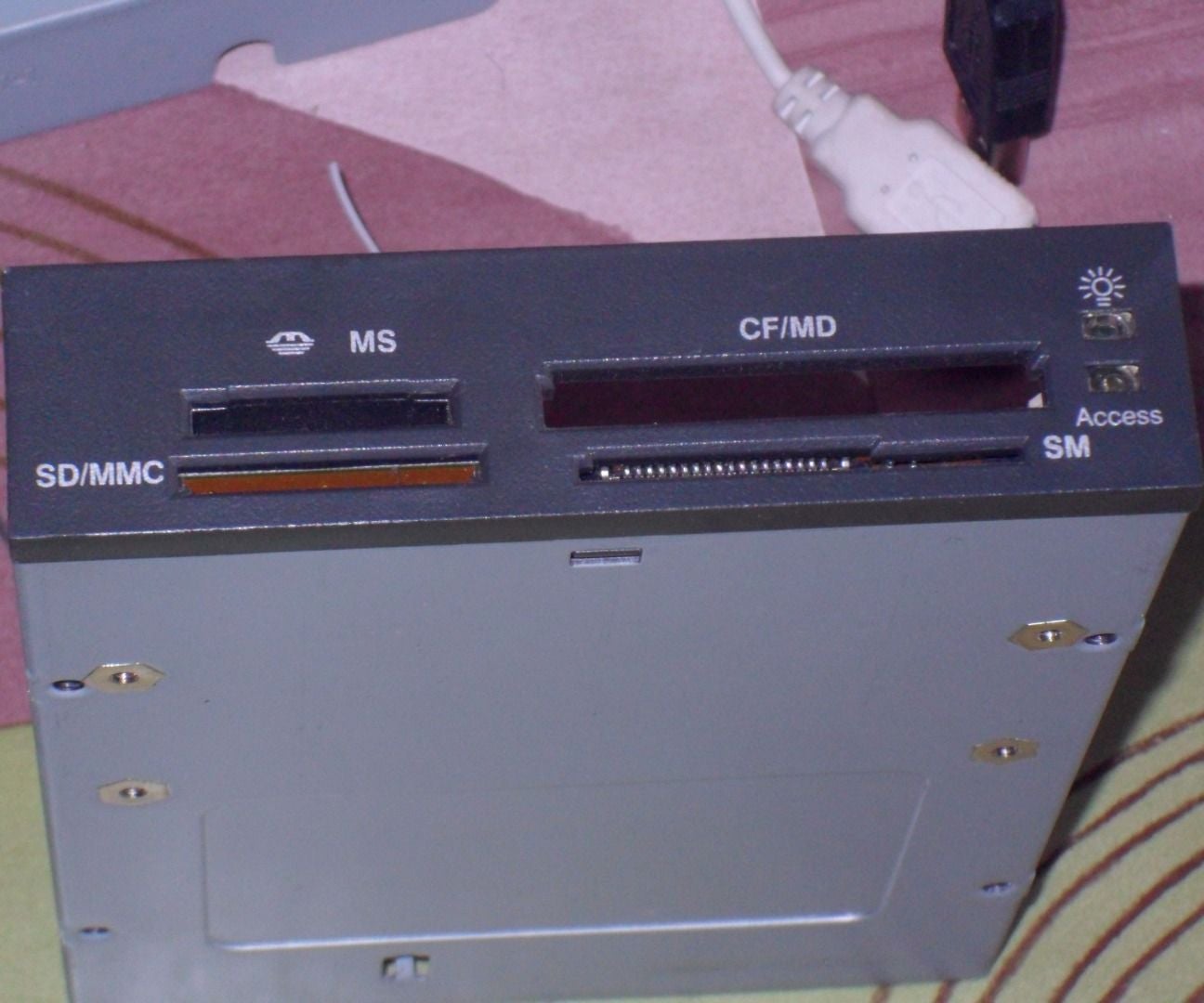 Internal Card Reader to Usb 3 Steps Instructables