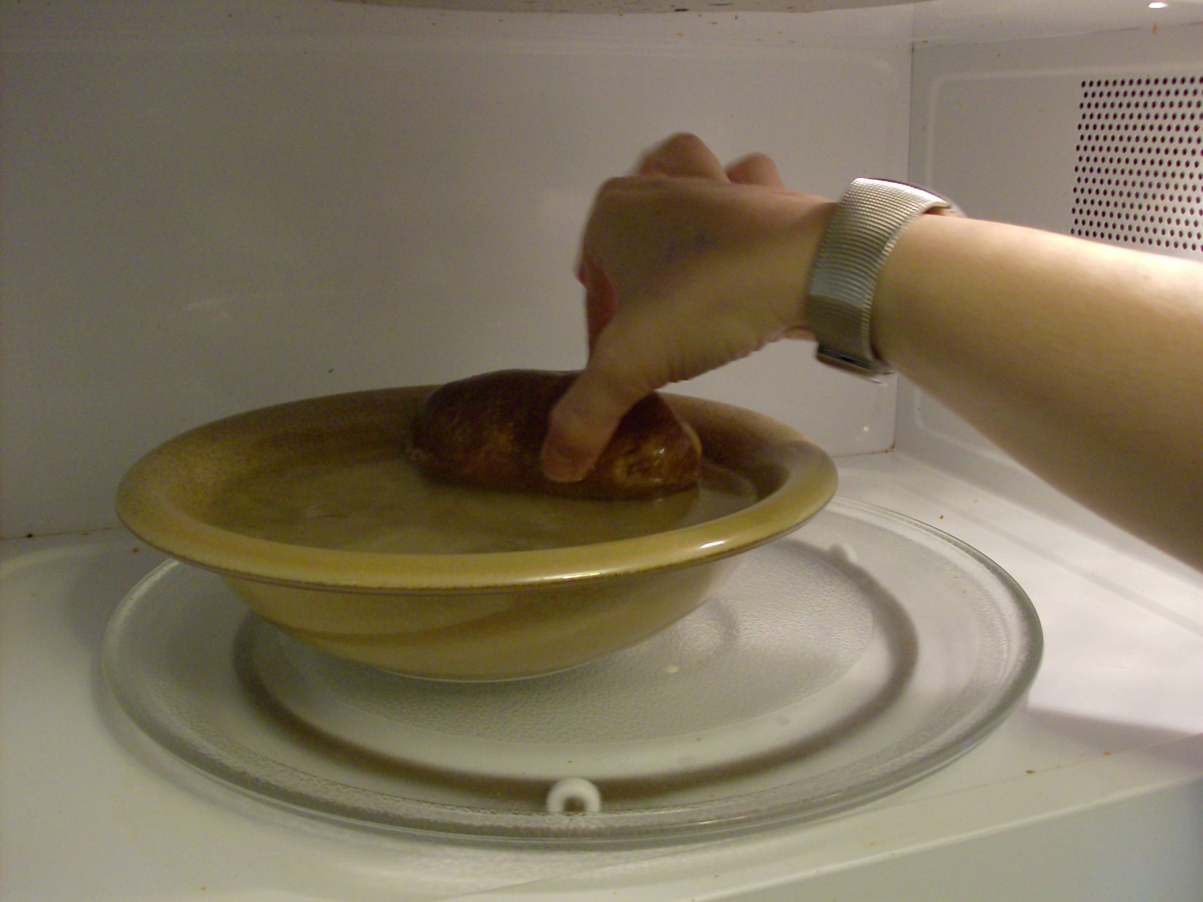 How to Microwave a Potato 4 Steps Instructables
