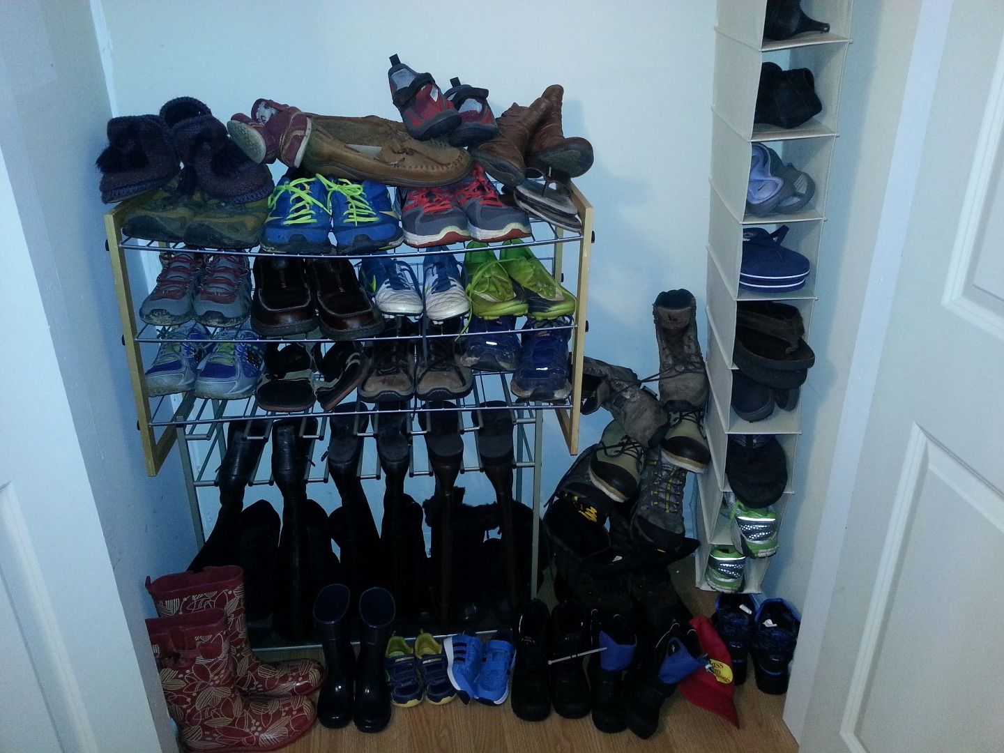 Vertical Shoe Rack Peg Board Ladder 7 Steps (with Pictures