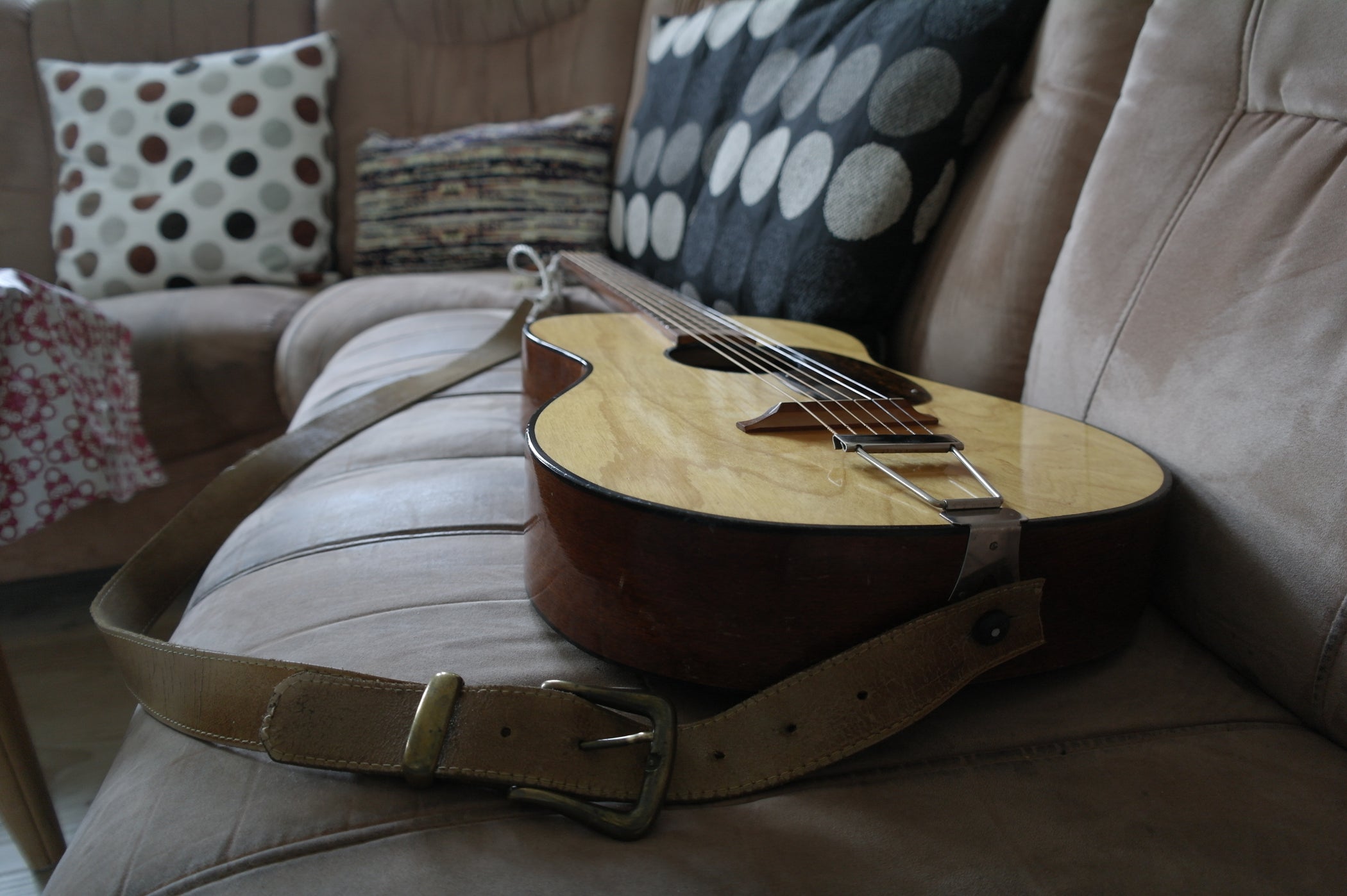 Belt Strap on Vintage Guitar Instructables