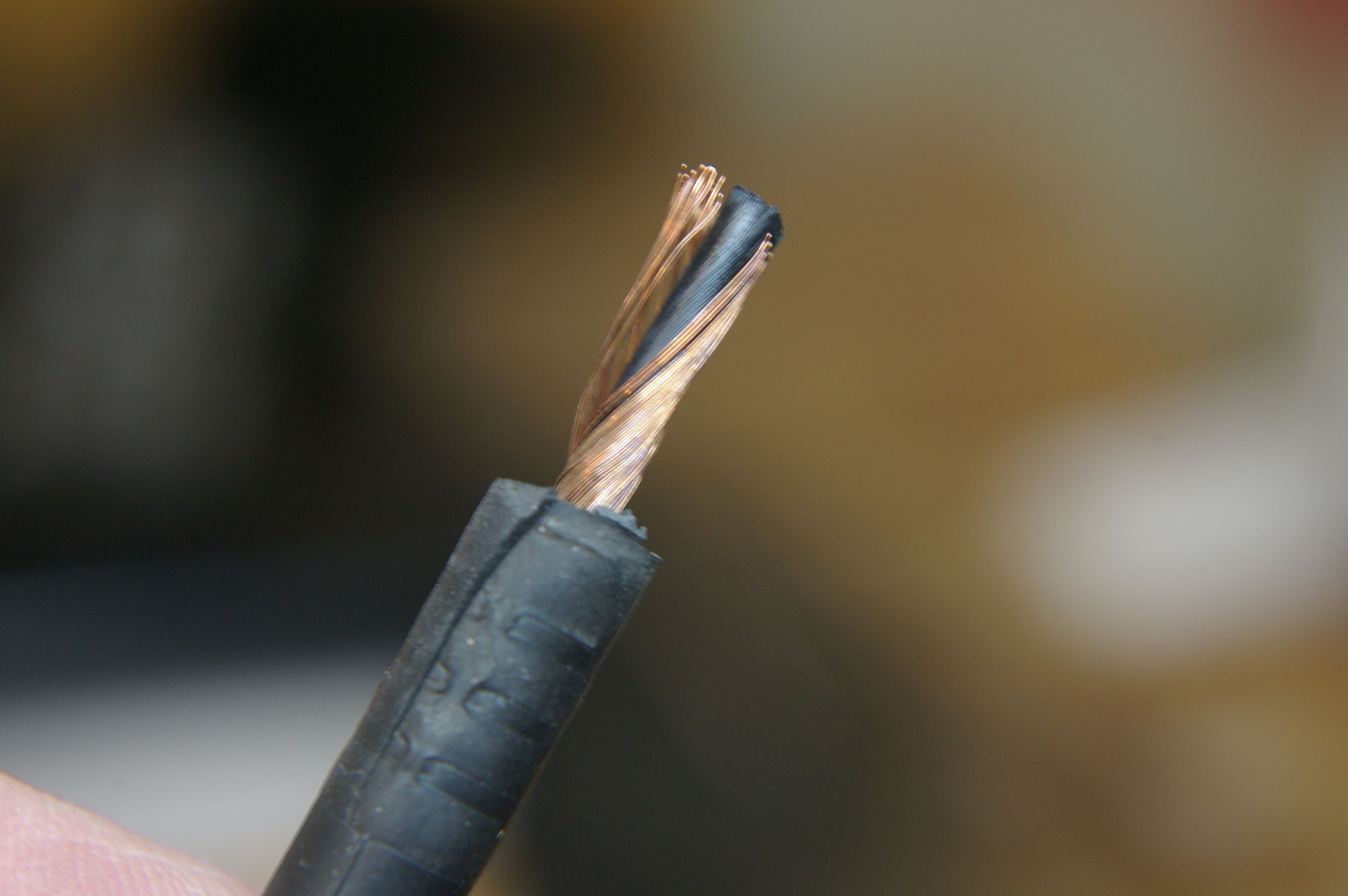 How to Fix, Repair or Make a 1/4" Inch Guitar Cable 8 Steps