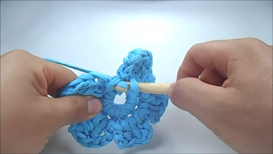 How to Crochet a Six-Petal Flower : 12 Steps (with Pictures ...