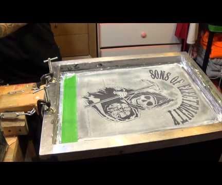 Step-by-step guide for silk screen on t-shirt DIY Project DIY project
