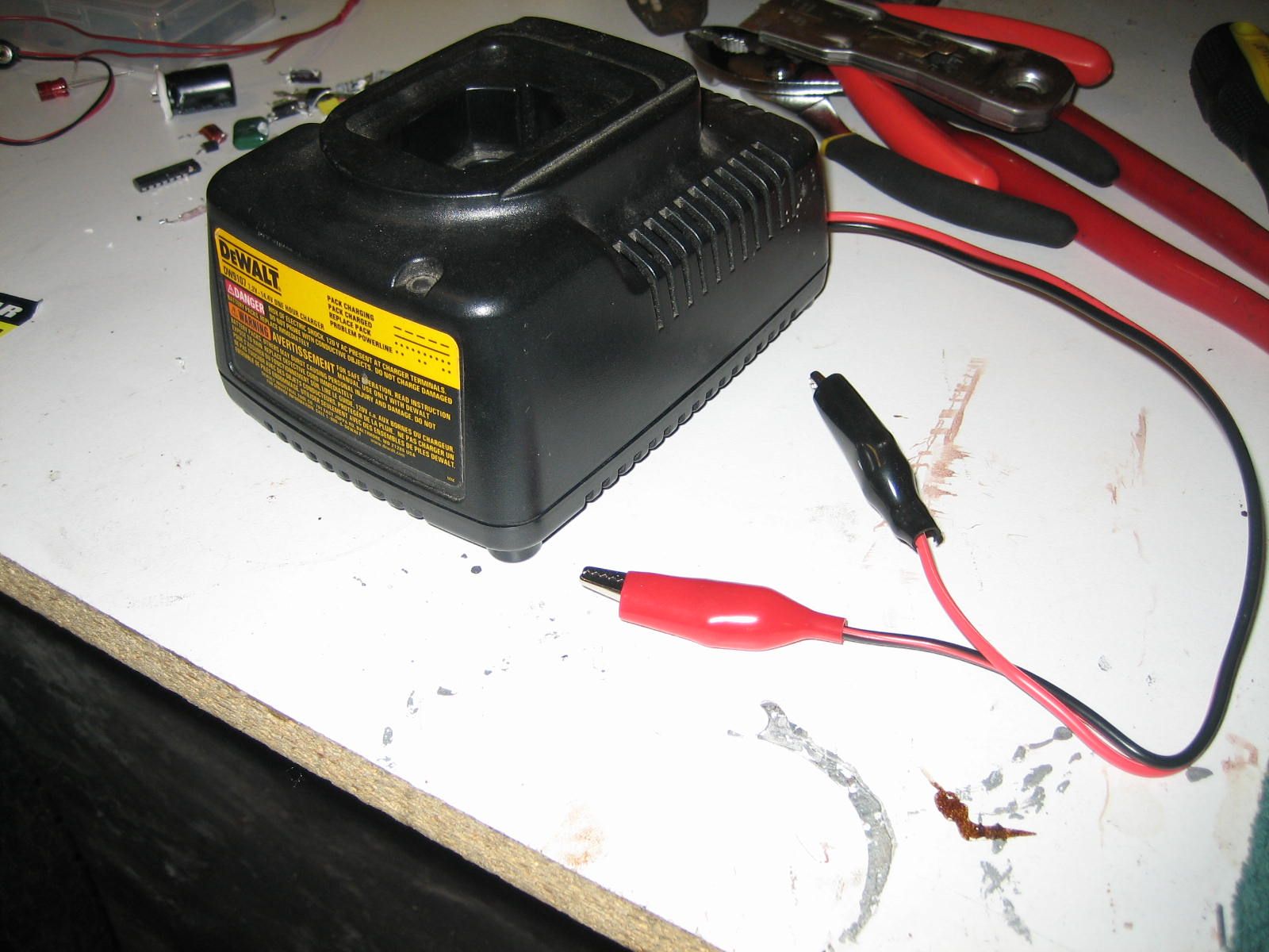 14.4v rechargable battery power supply ^updated with banana terrminals DIY Project DIY Project Image