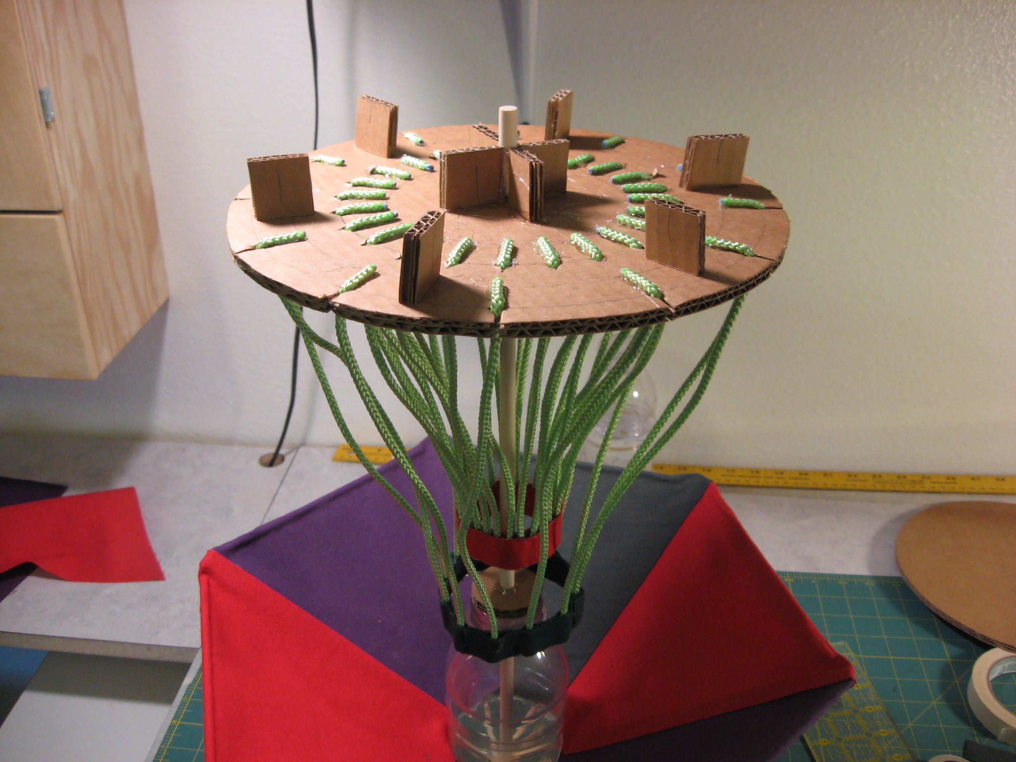 Indoor Disc Golf Using Plastic Bottles and Caps 10 Steps (with