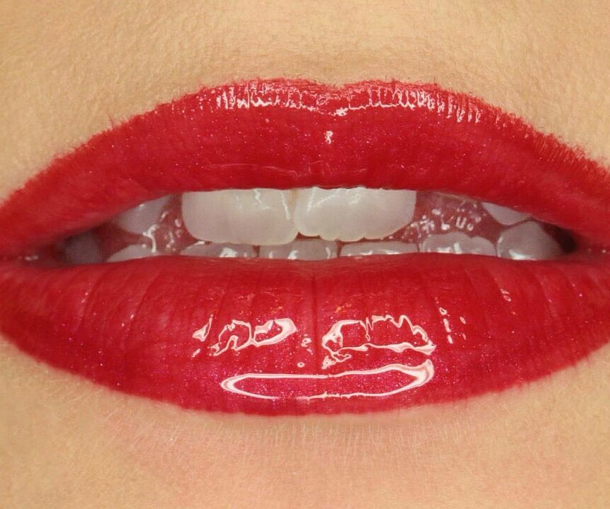 DIY guide for Juicy Red Apple | Glossy Lip Art with step-by-step instructions
