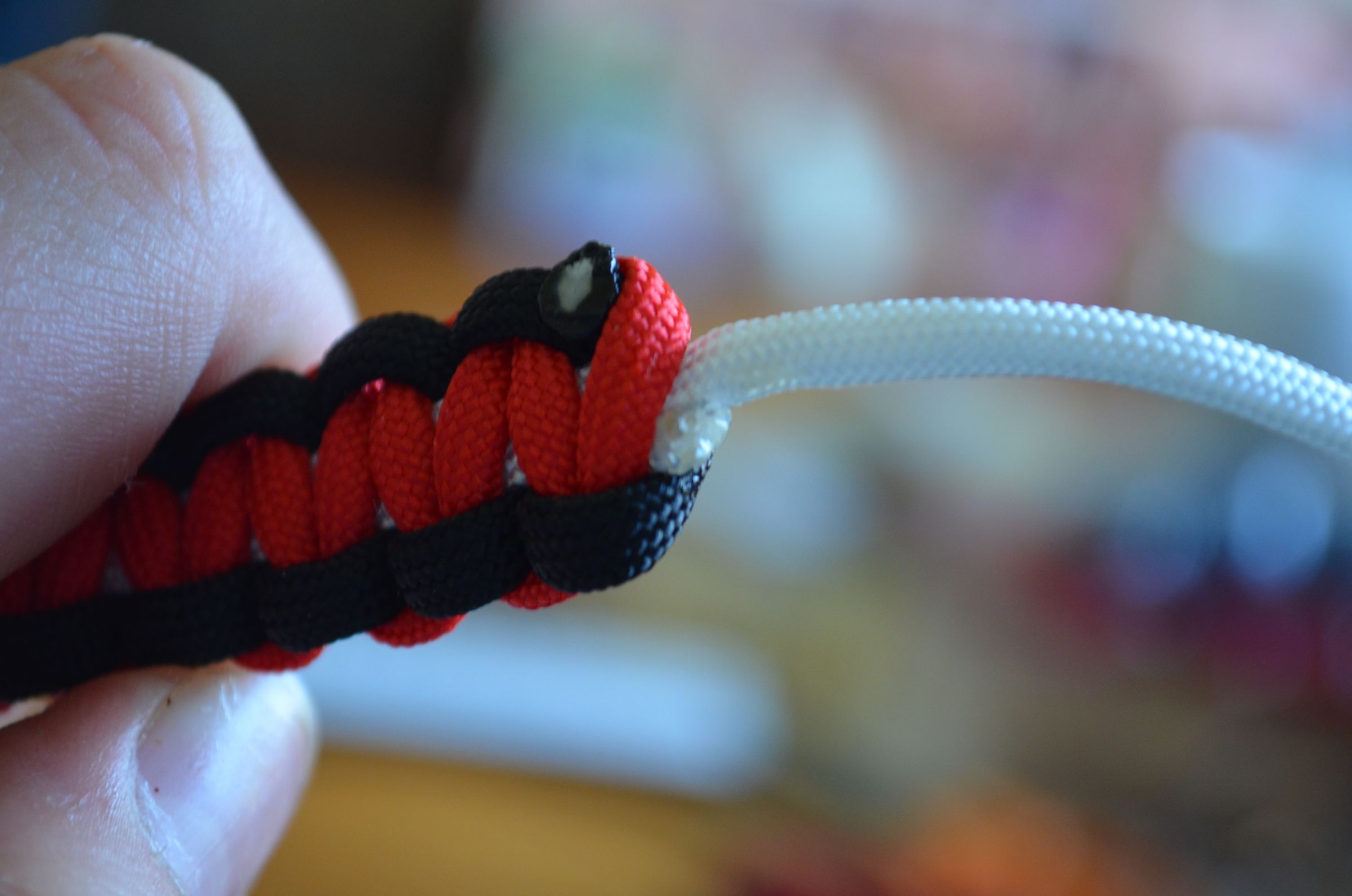 HowTo Adjustable Paracord Bracelet 10 Steps (with Pictures